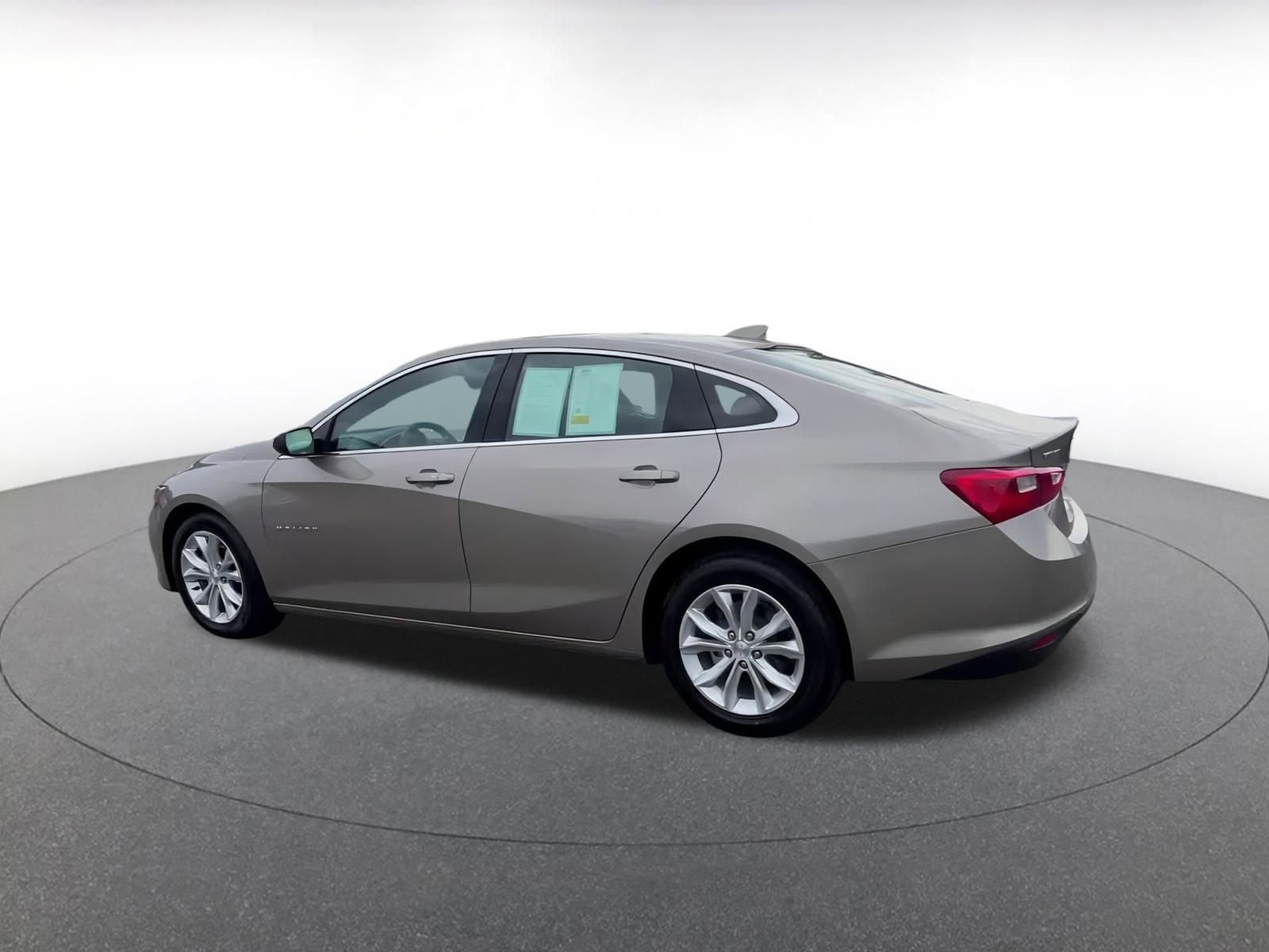 Thumbnail: 2023 Chevrolet Malibu - 10