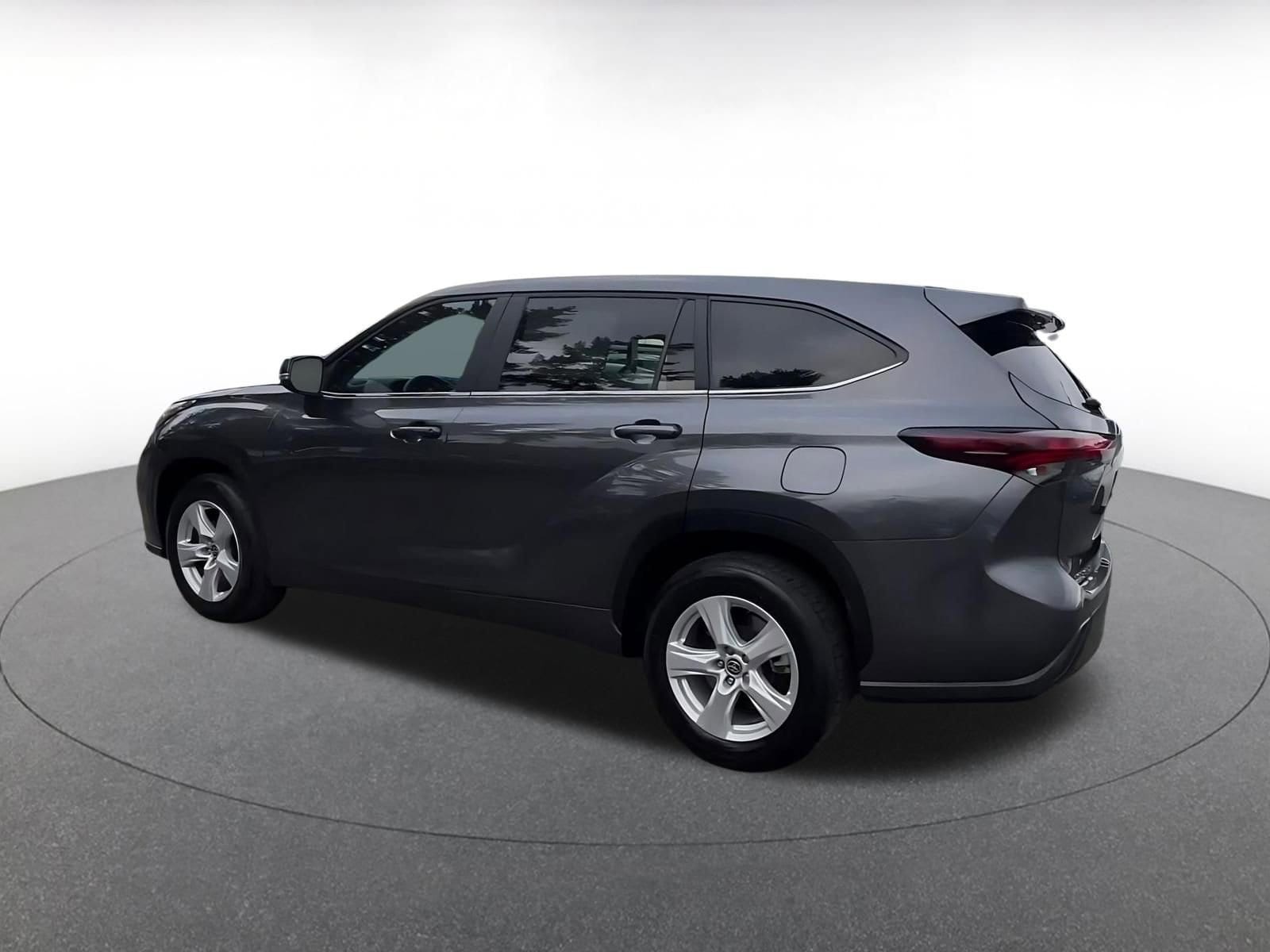 Thumbnail: 2025 Toyota Highlander - 10