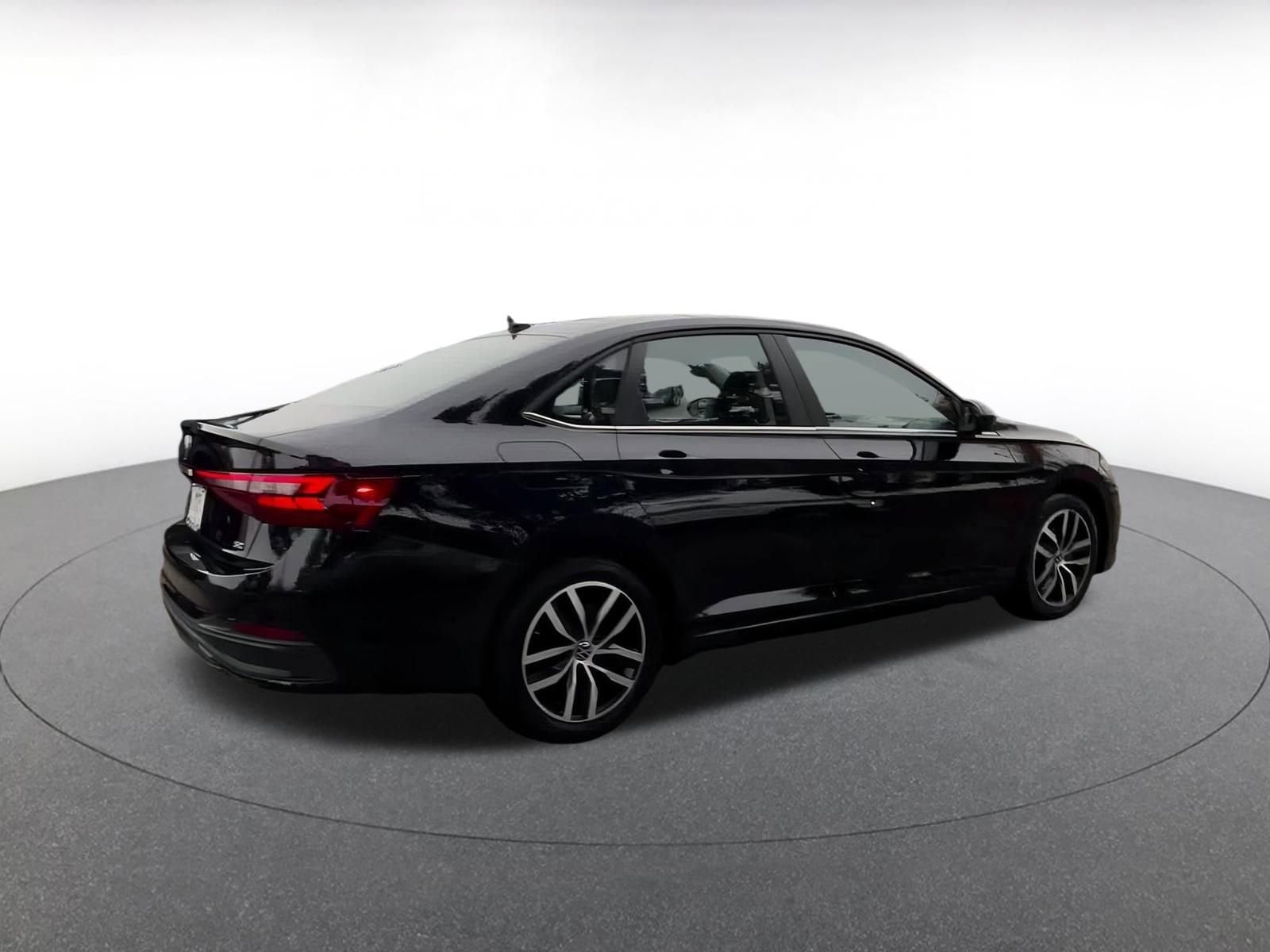 Thumbnail: 2025 Volkswagen Jetta - 14