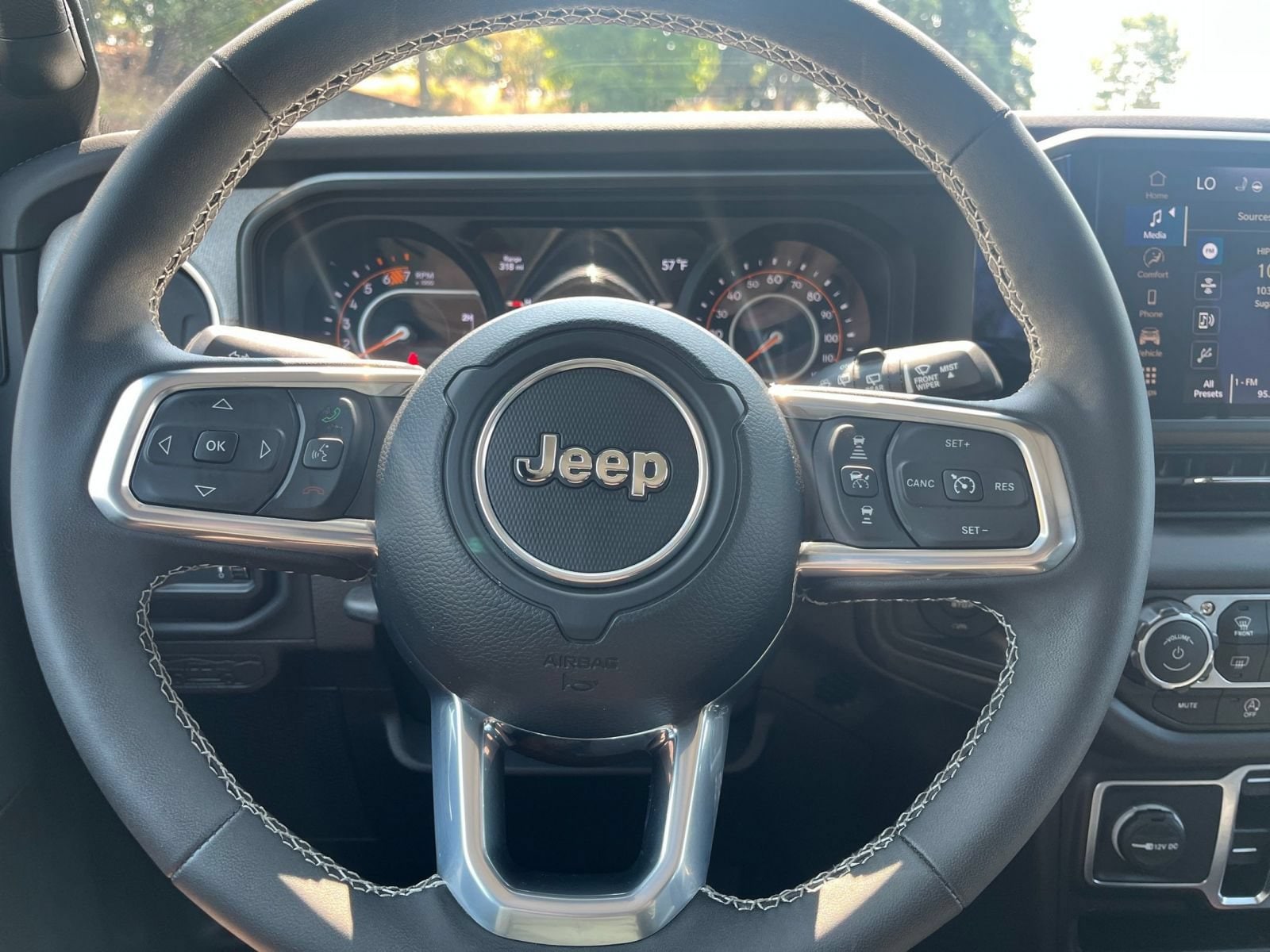Thumbnail: 2025 Jeep Wrangler - 24