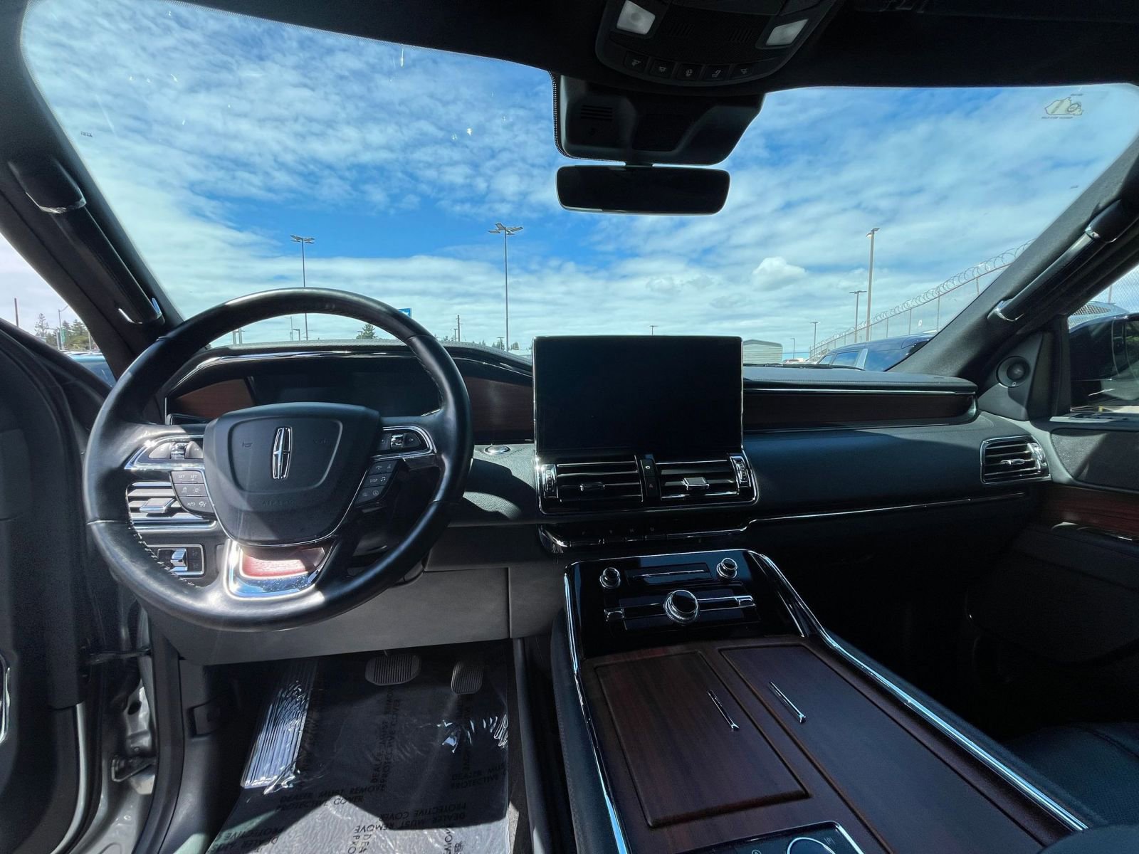 Thumbnail: 2023 Lincoln Navigator - 33