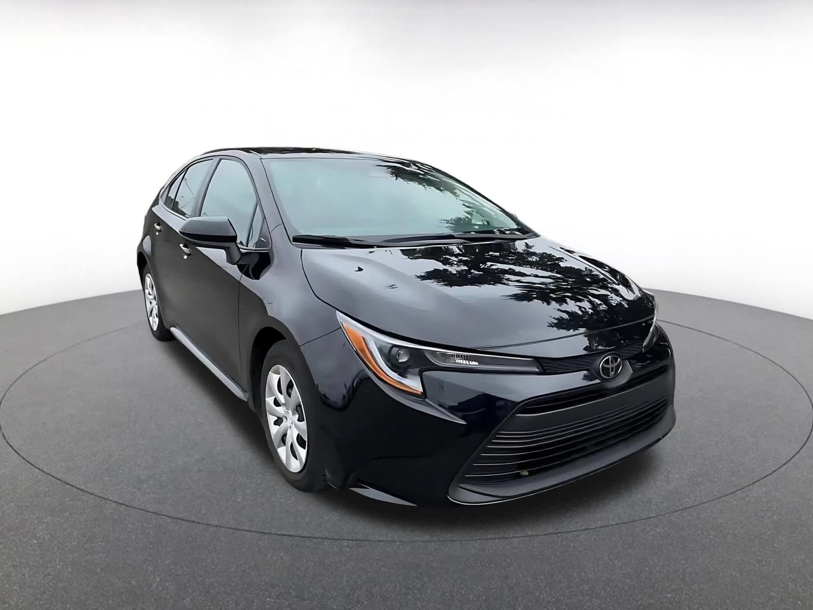 Thumbnail: 2025 Toyota Corolla - 3