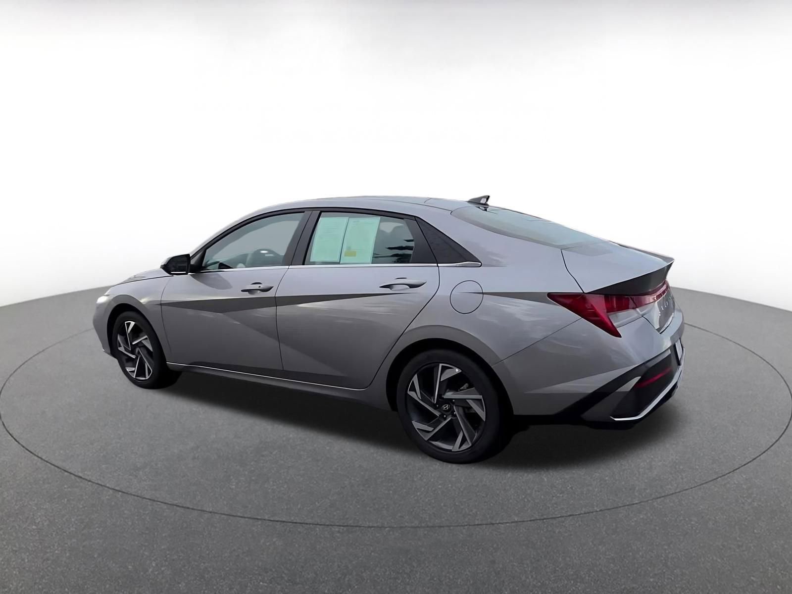 Thumbnail: 2025 Hyundai Elantra - 10