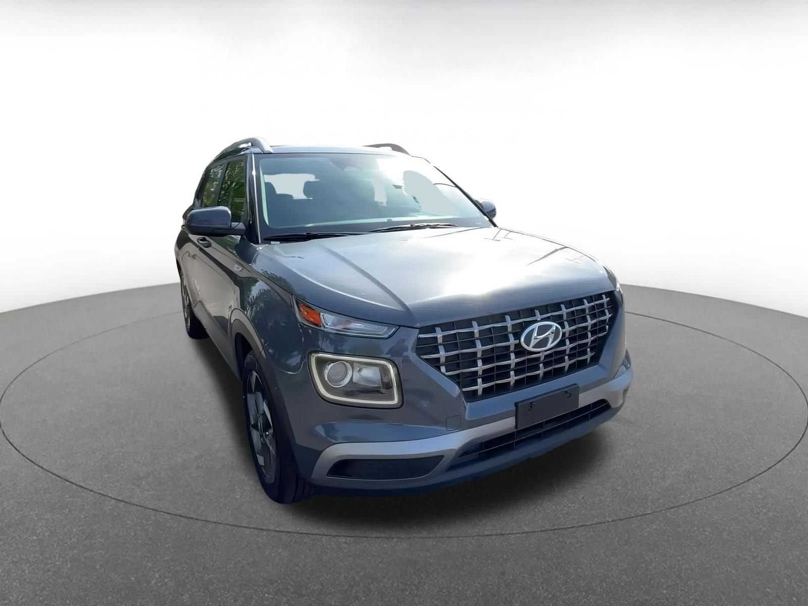 Thumbnail: 2023 Hyundai Venue - 3