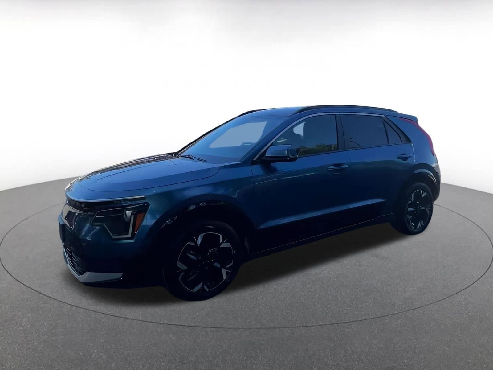 Thumbnail: 2023 Kia Niro - 7