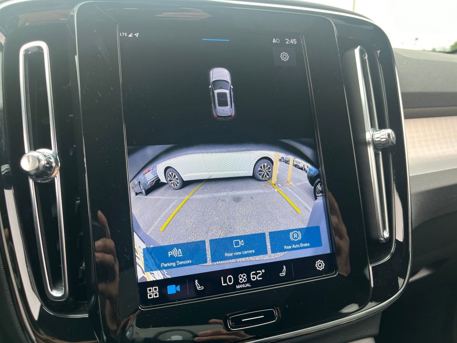 Thumbnail: 2024 Volvo XC40 - 17