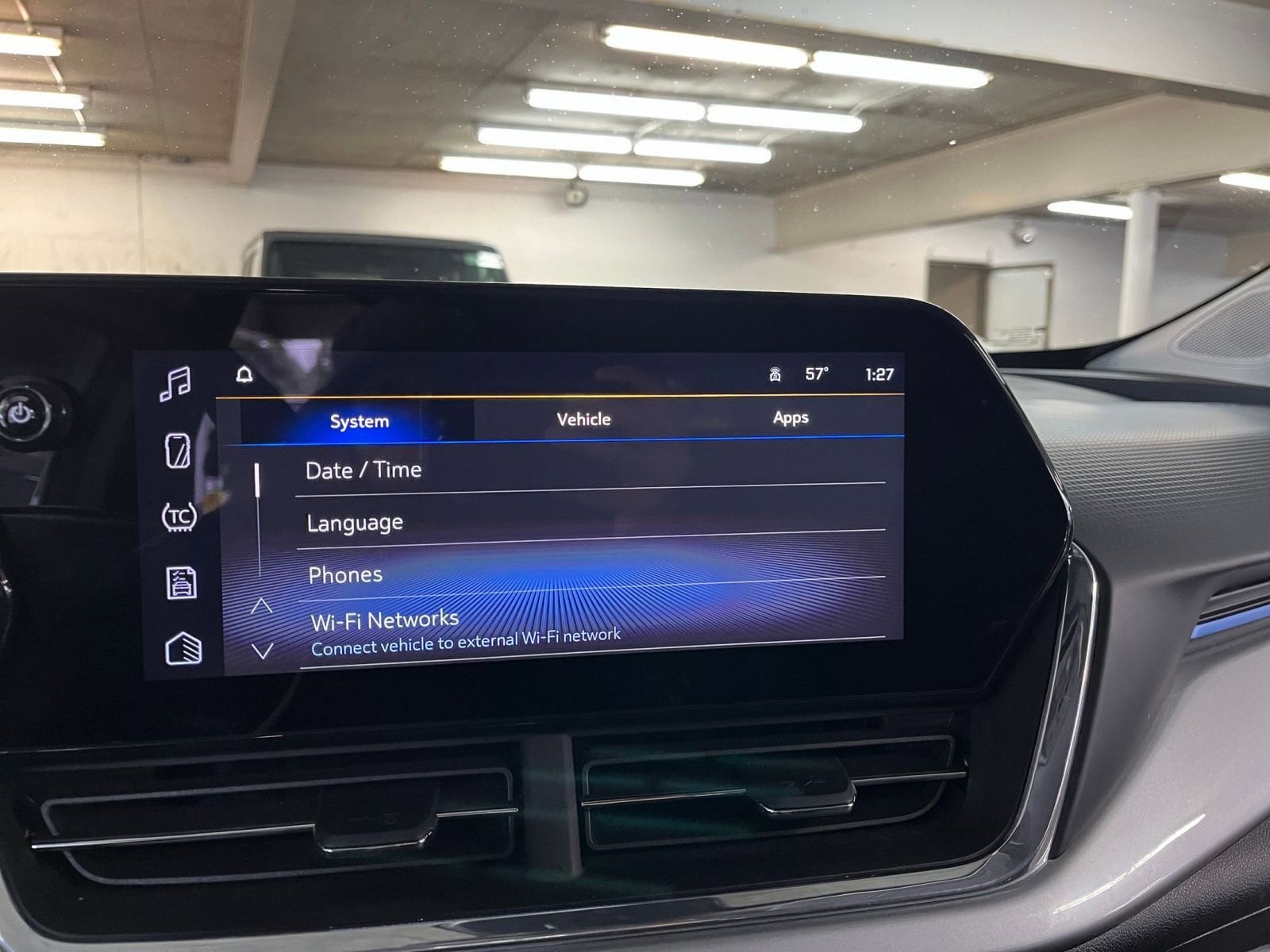 Thumbnail: 2025 Chevrolet Trax - 21