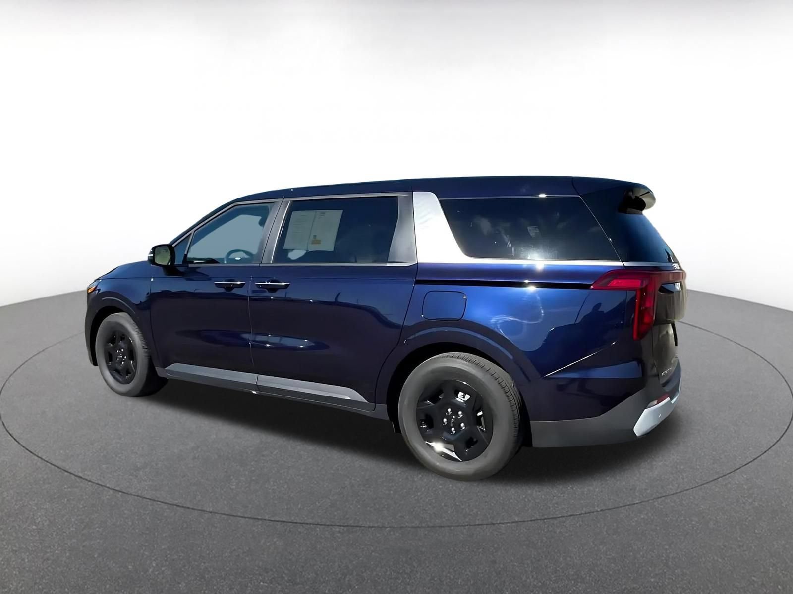 Thumbnail: 2026 Kia Carnival - 10