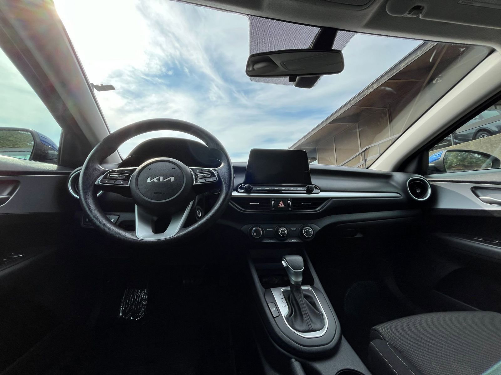 Thumbnail: 2022 Kia Forte - 33