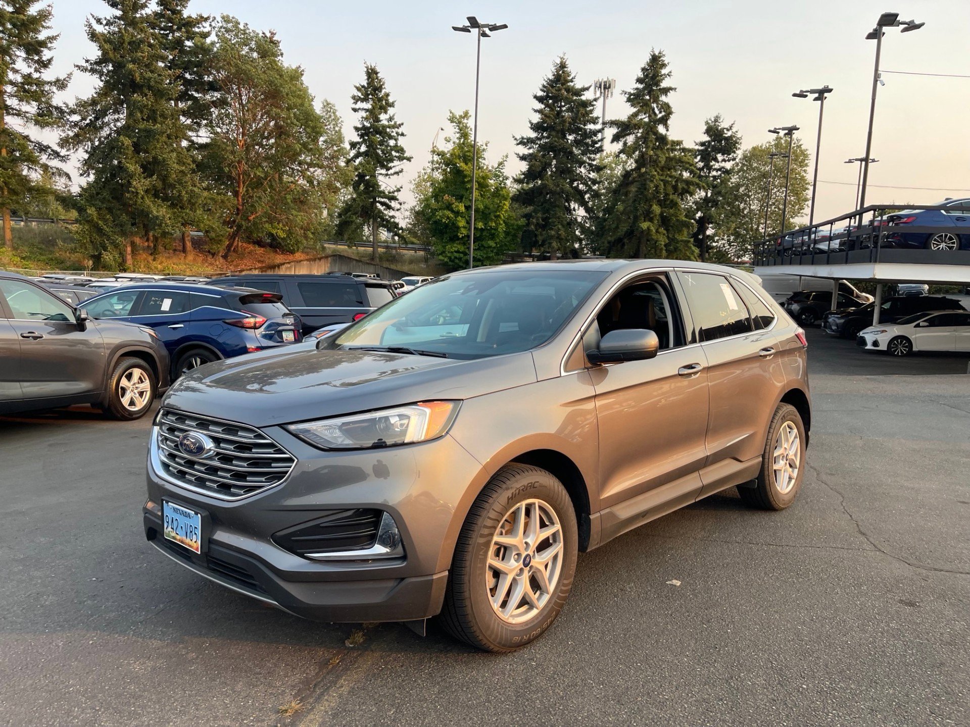 2022 Ford Edge  3