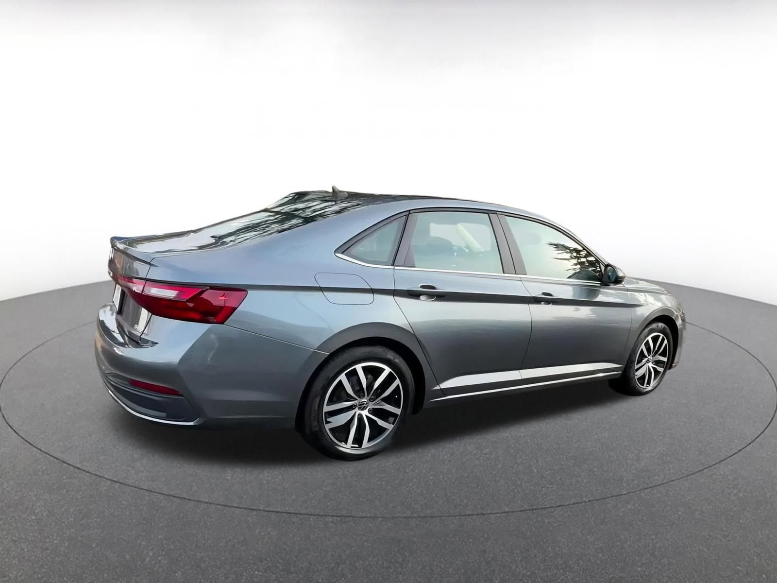 Thumbnail: 2025 Volkswagen Jetta - 14