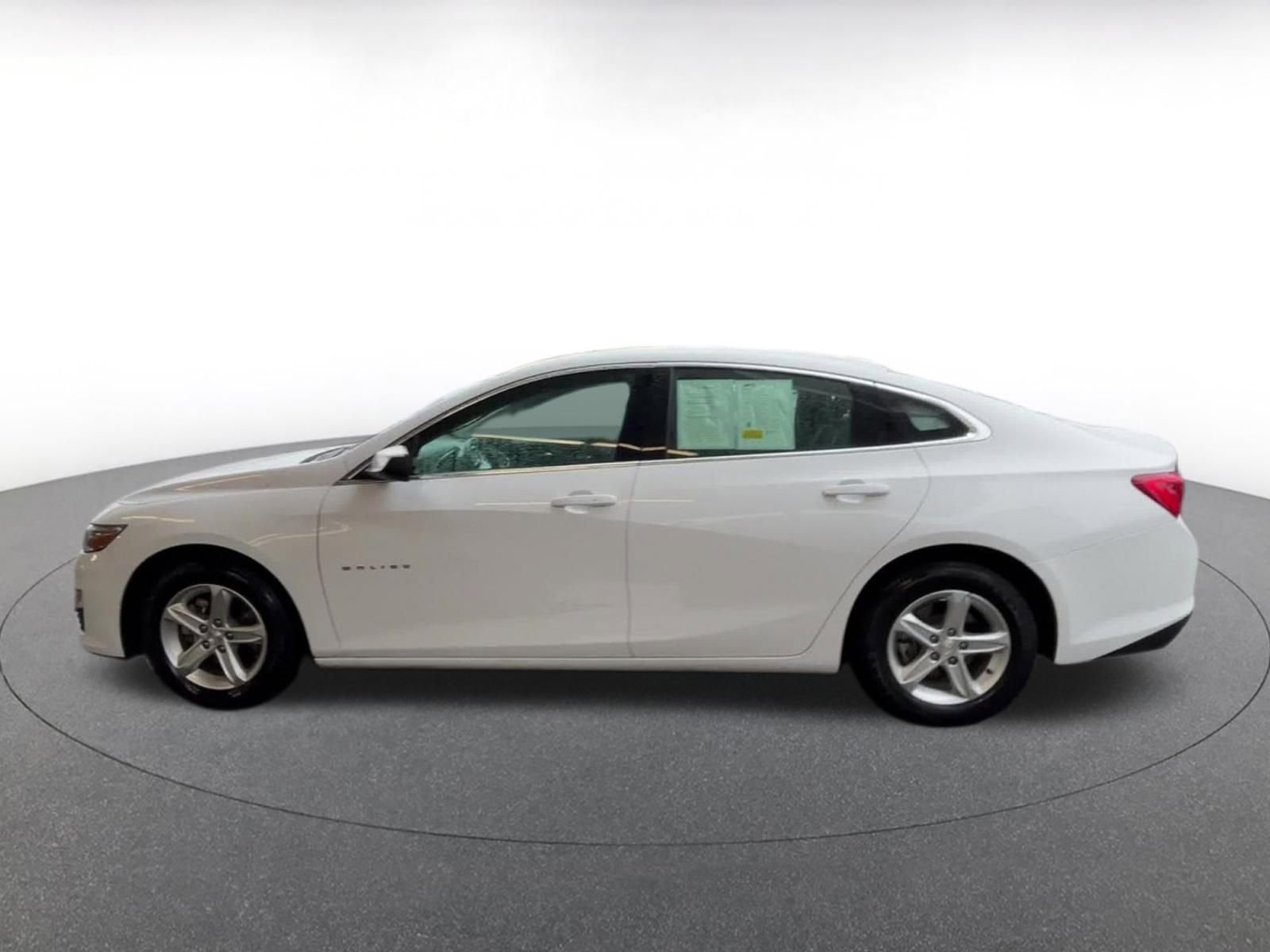 Thumbnail: 2023 Chevrolet Malibu - 8