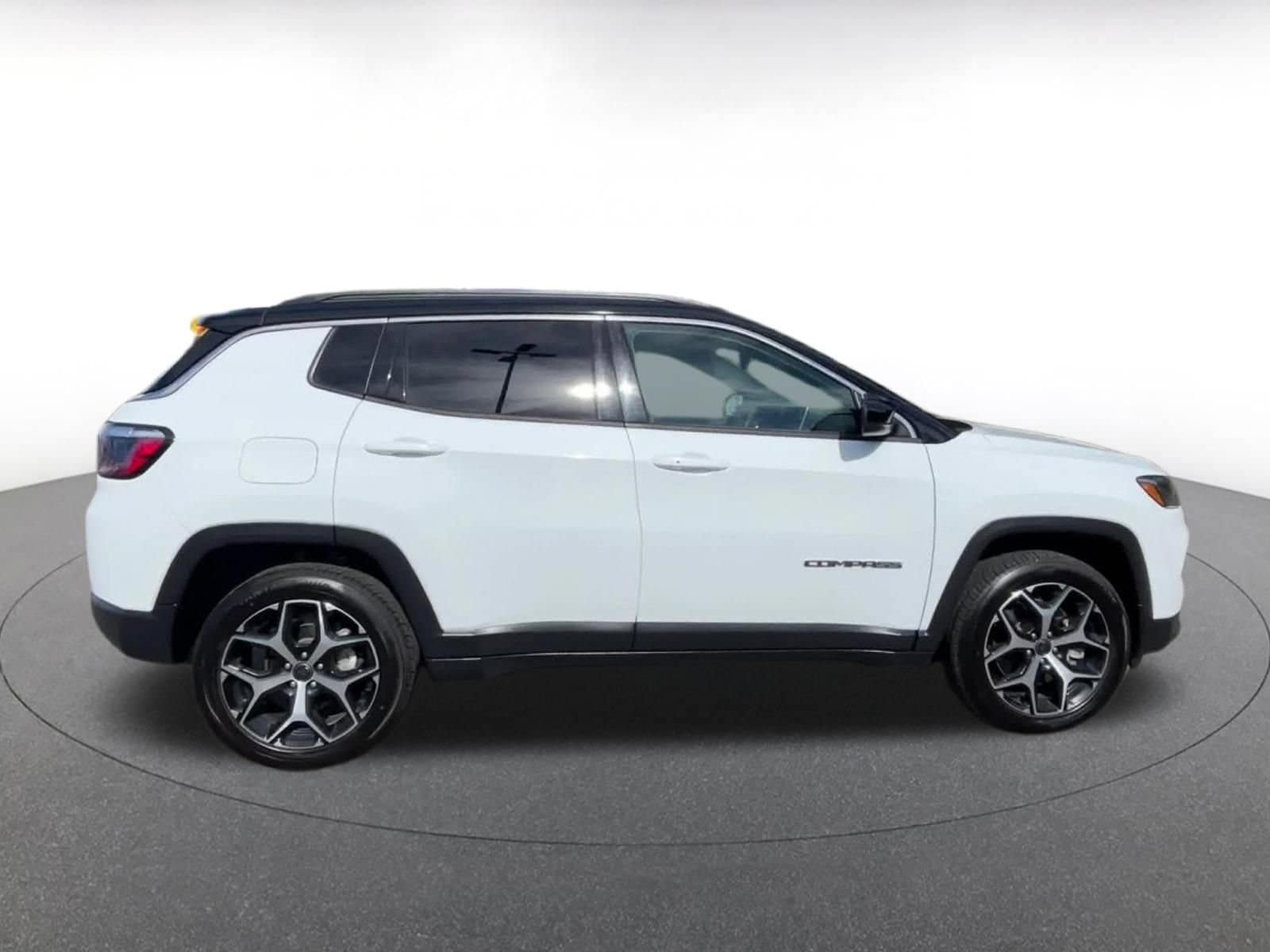 Thumbnail: 2025 Jeep Compass - 17
