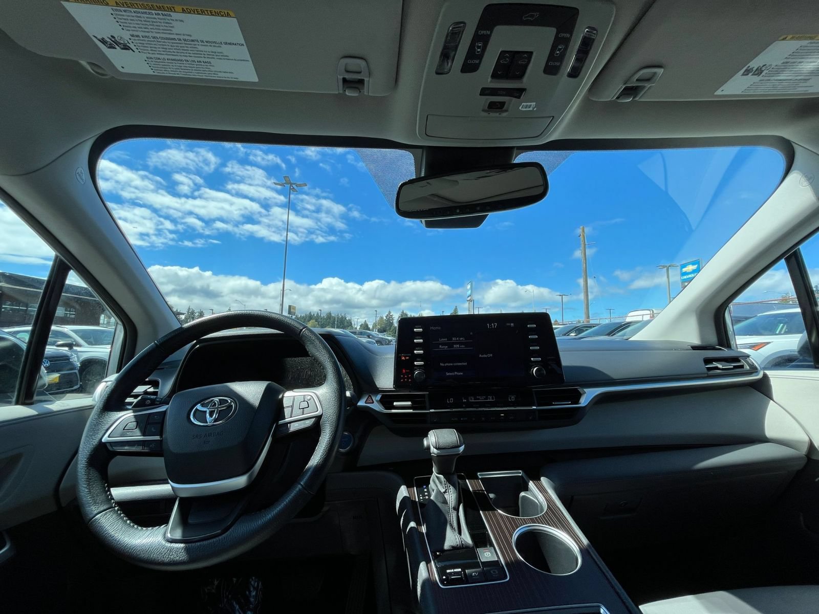 Thumbnail: 2023 Toyota Sienna - 31