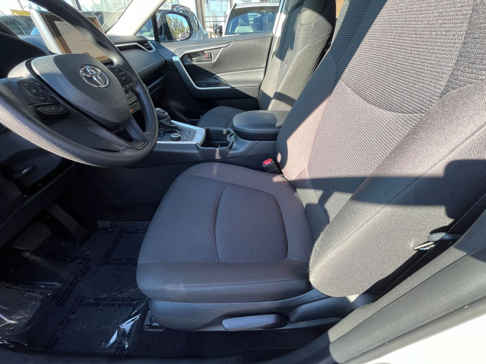 Thumbnail: 2025 Toyota RAV4 - 27