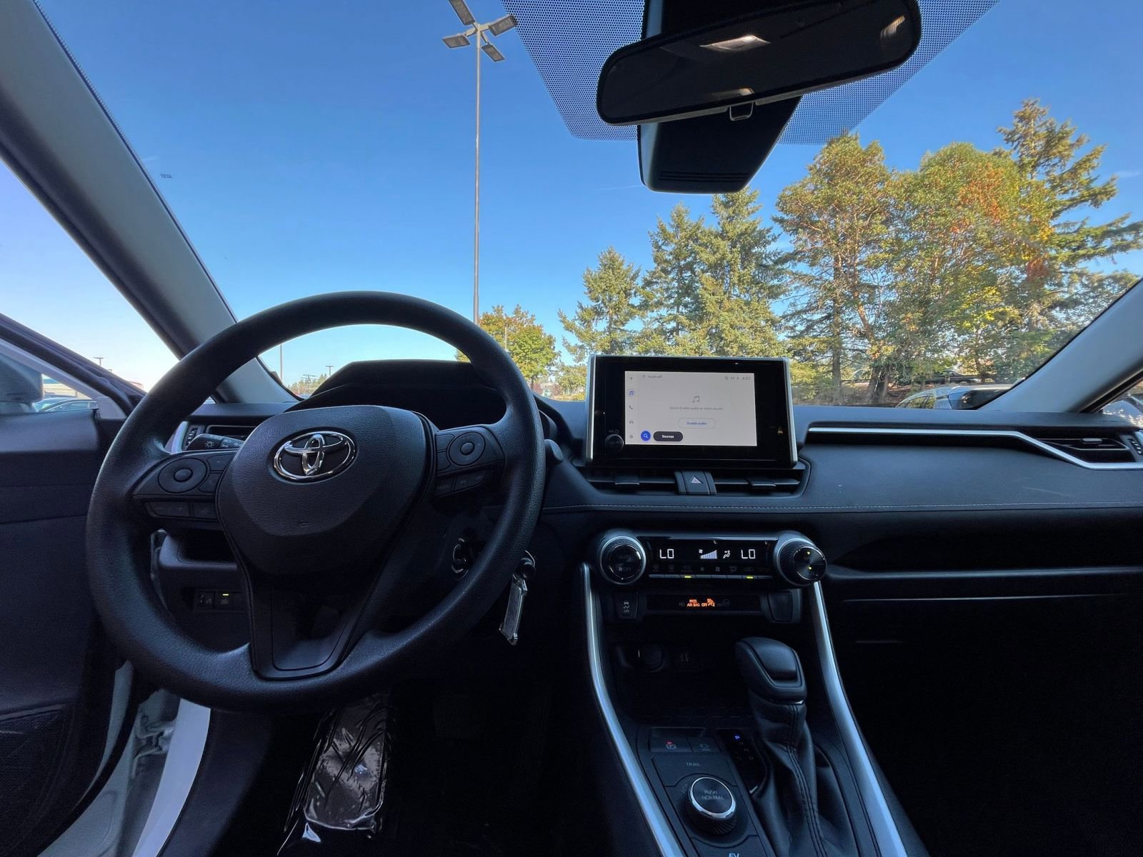 Thumbnail: 2025 Toyota RAV4 - 33