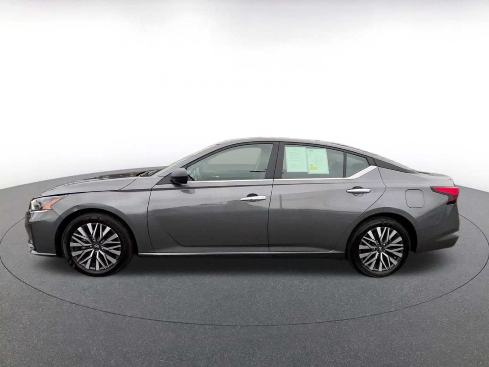 Thumbnail: 2025 Nissan Altima - 9