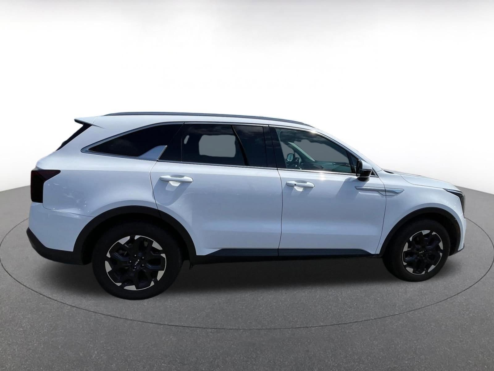 Thumbnail: 2024 Kia Sorento - 8