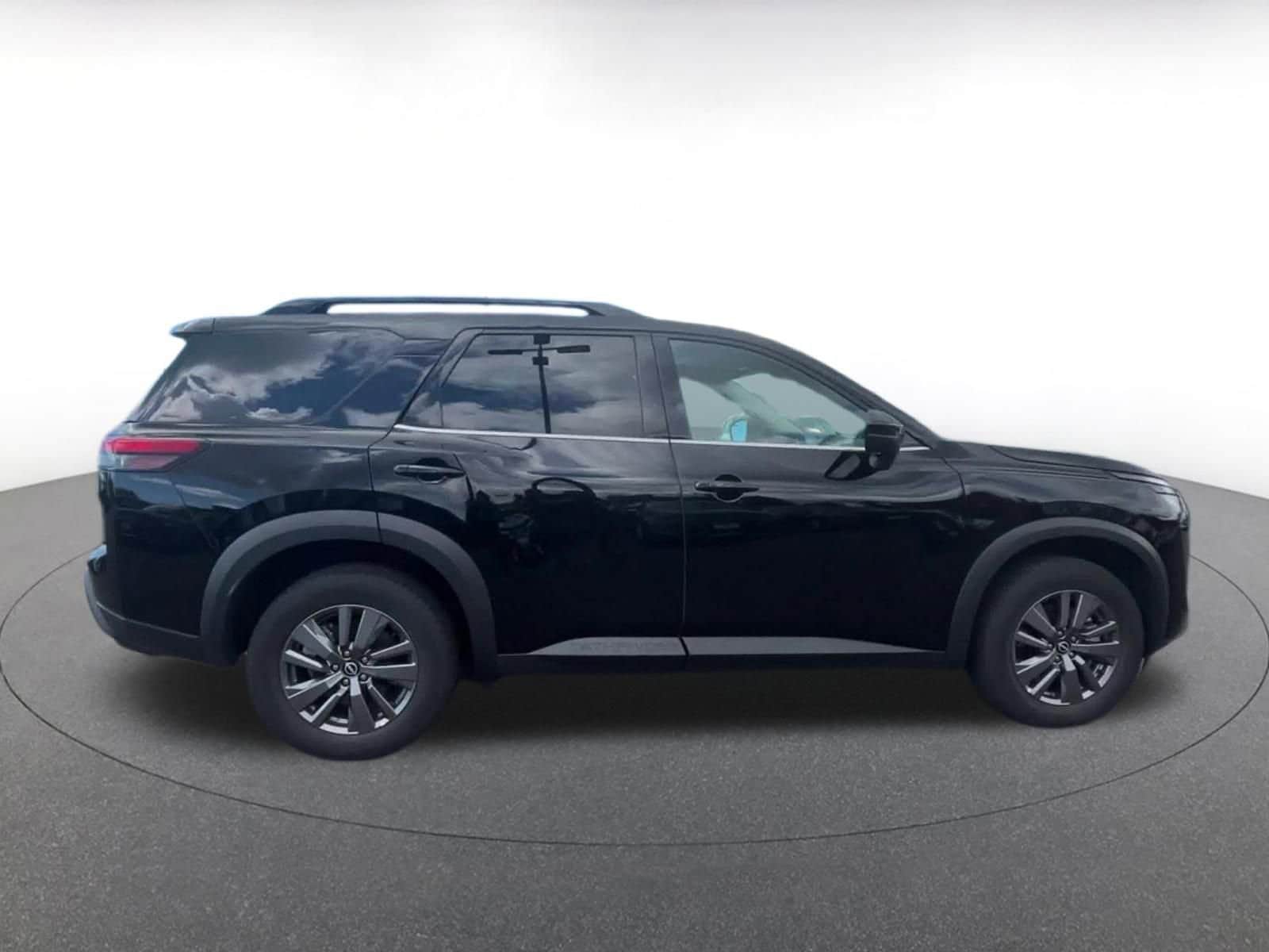 Thumbnail: 2025 Nissan Pathfinder - 16