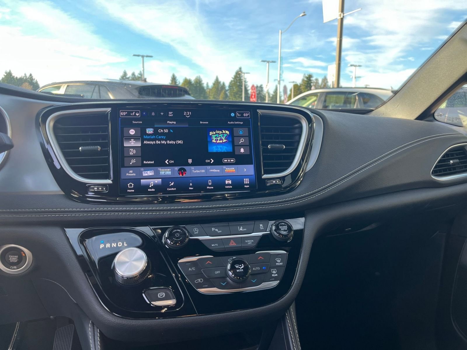 Thumbnail: 2025 Chrysler Pacifica - 21