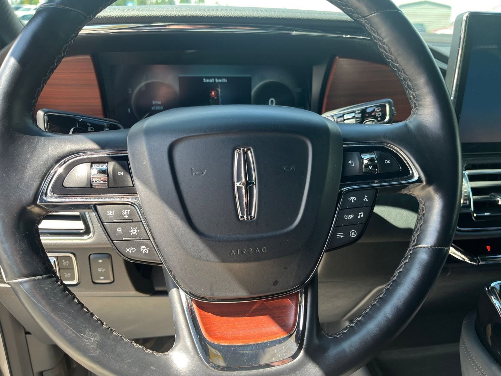 Thumbnail: 2023 Lincoln Navigator - 28