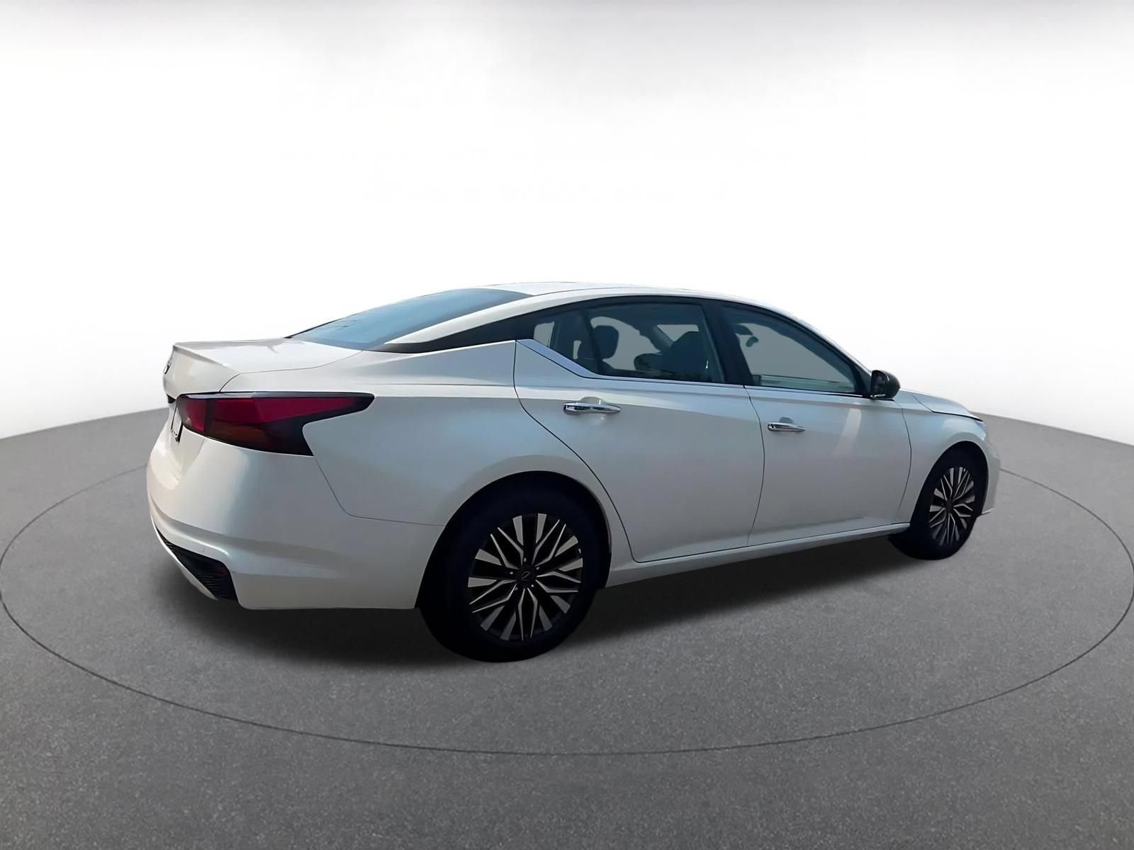 Thumbnail: 2025 Nissan Altima - 14