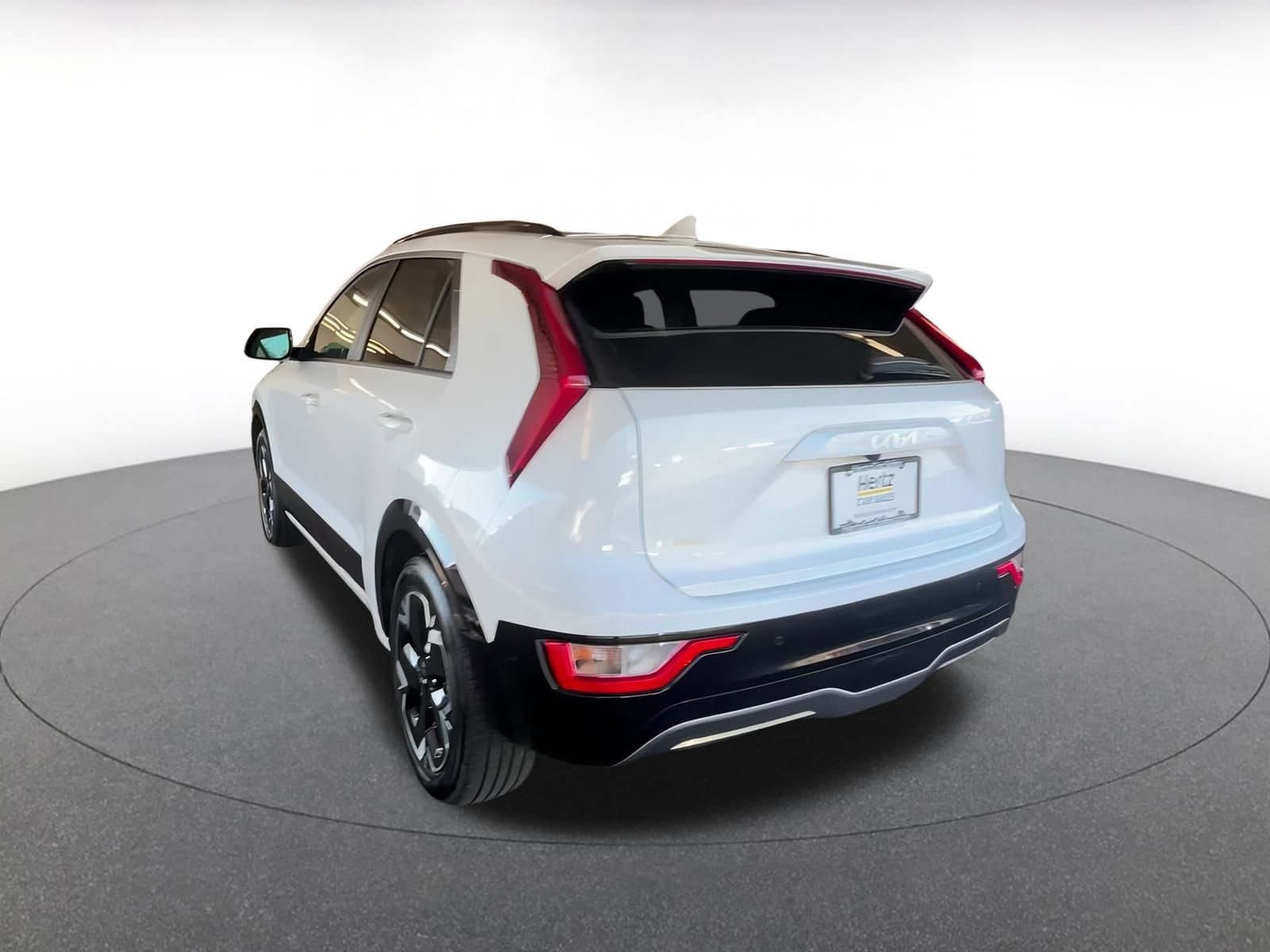 Thumbnail: 2023 Kia Niro - 11