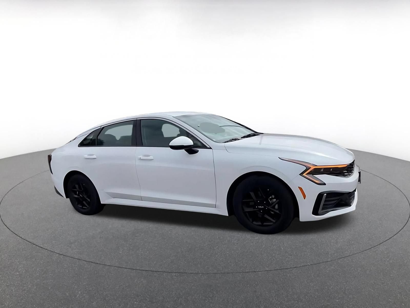 Thumbnail: 2025 Kia K5 - 2
