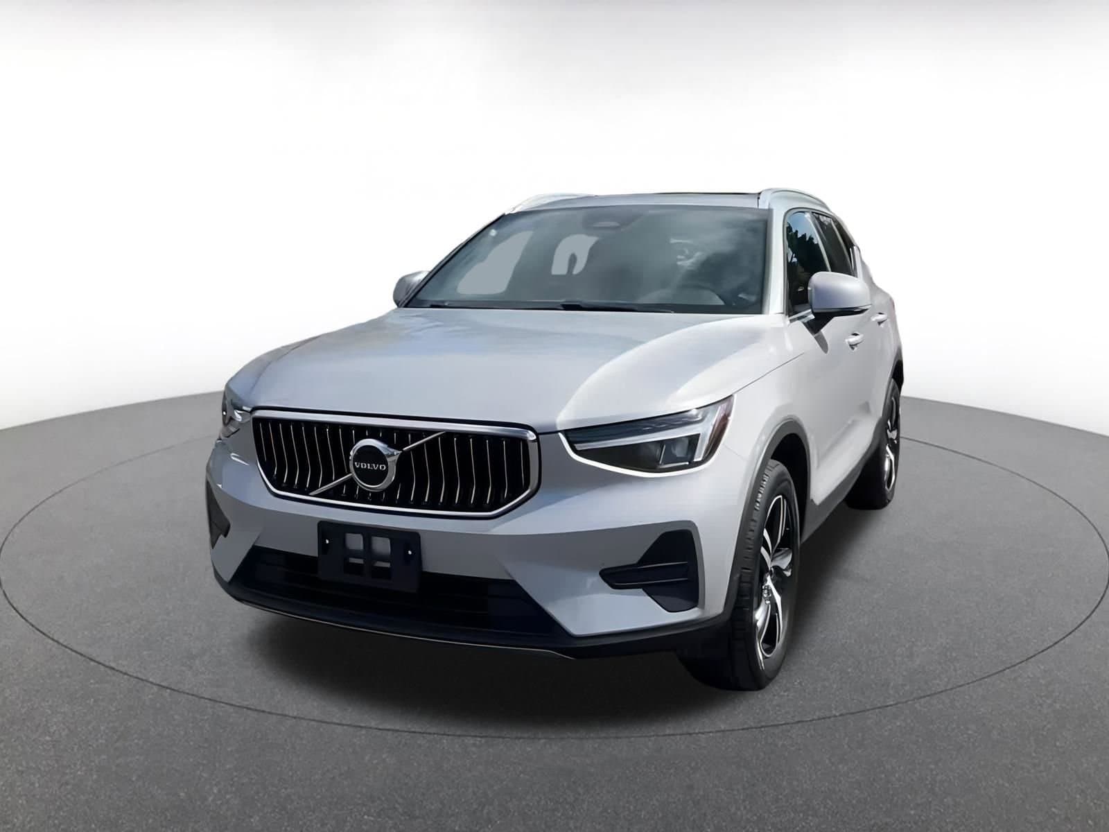 Thumbnail: 2024 Volvo XC40 - 7