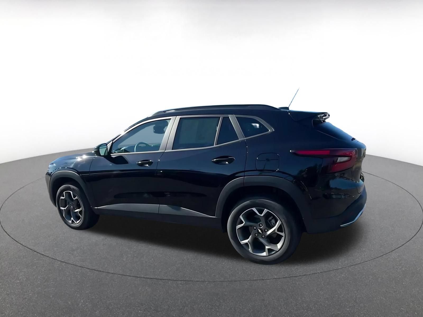 Thumbnail: 2025 Chevrolet Trax - 8