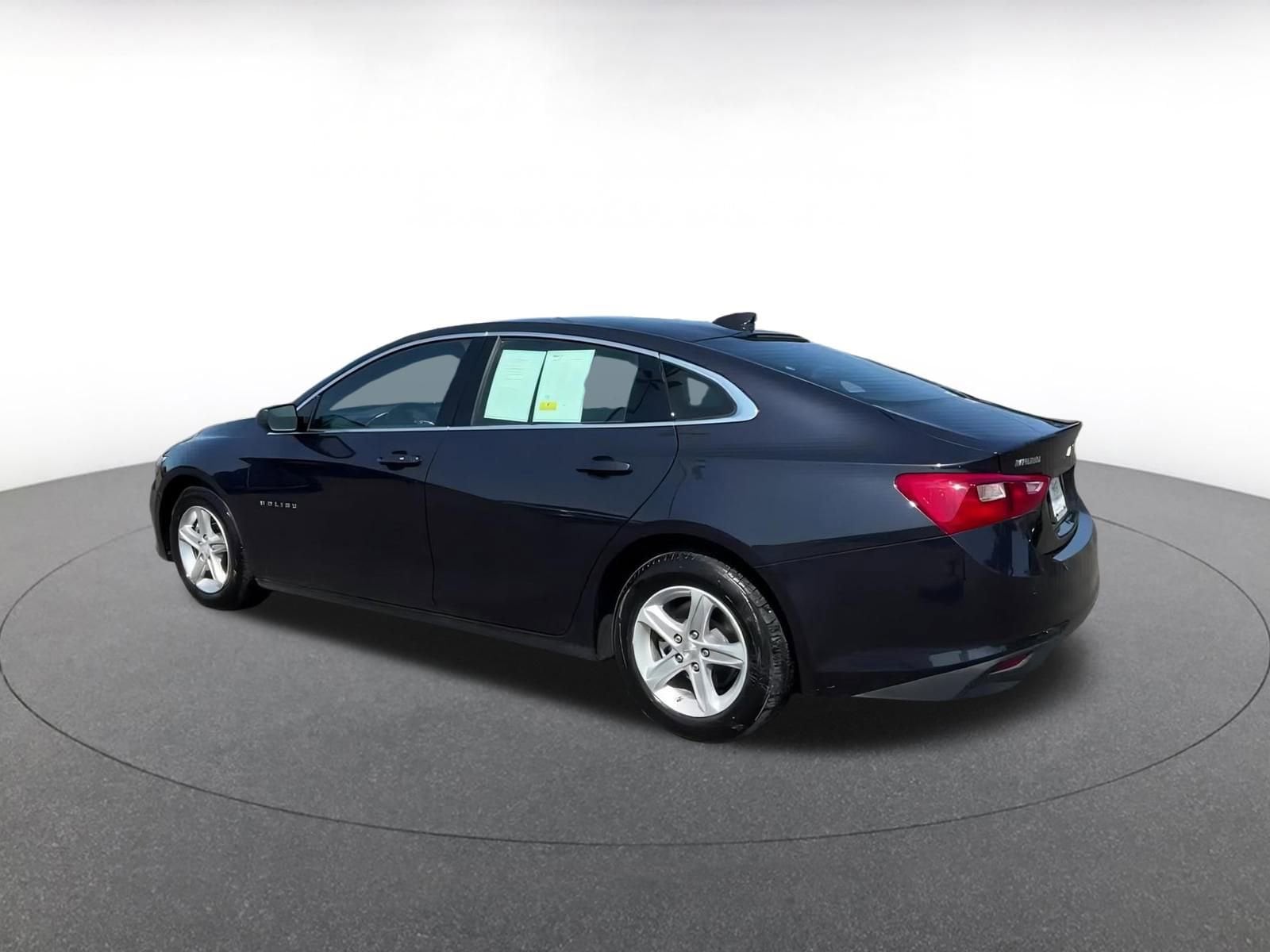 Thumbnail: 2023 Chevrolet Malibu - 10
