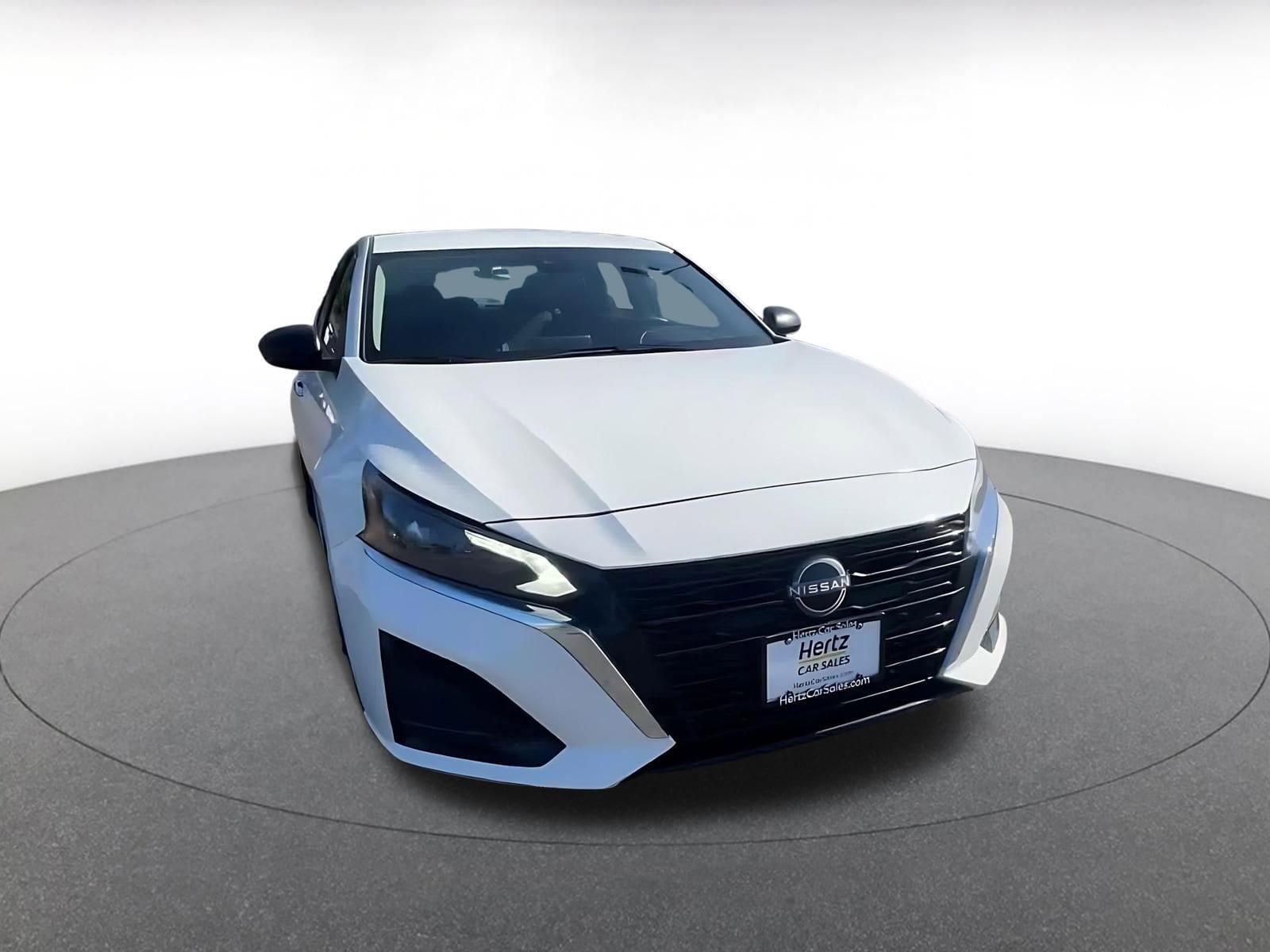 Thumbnail: 2025 Nissan Altima - 3