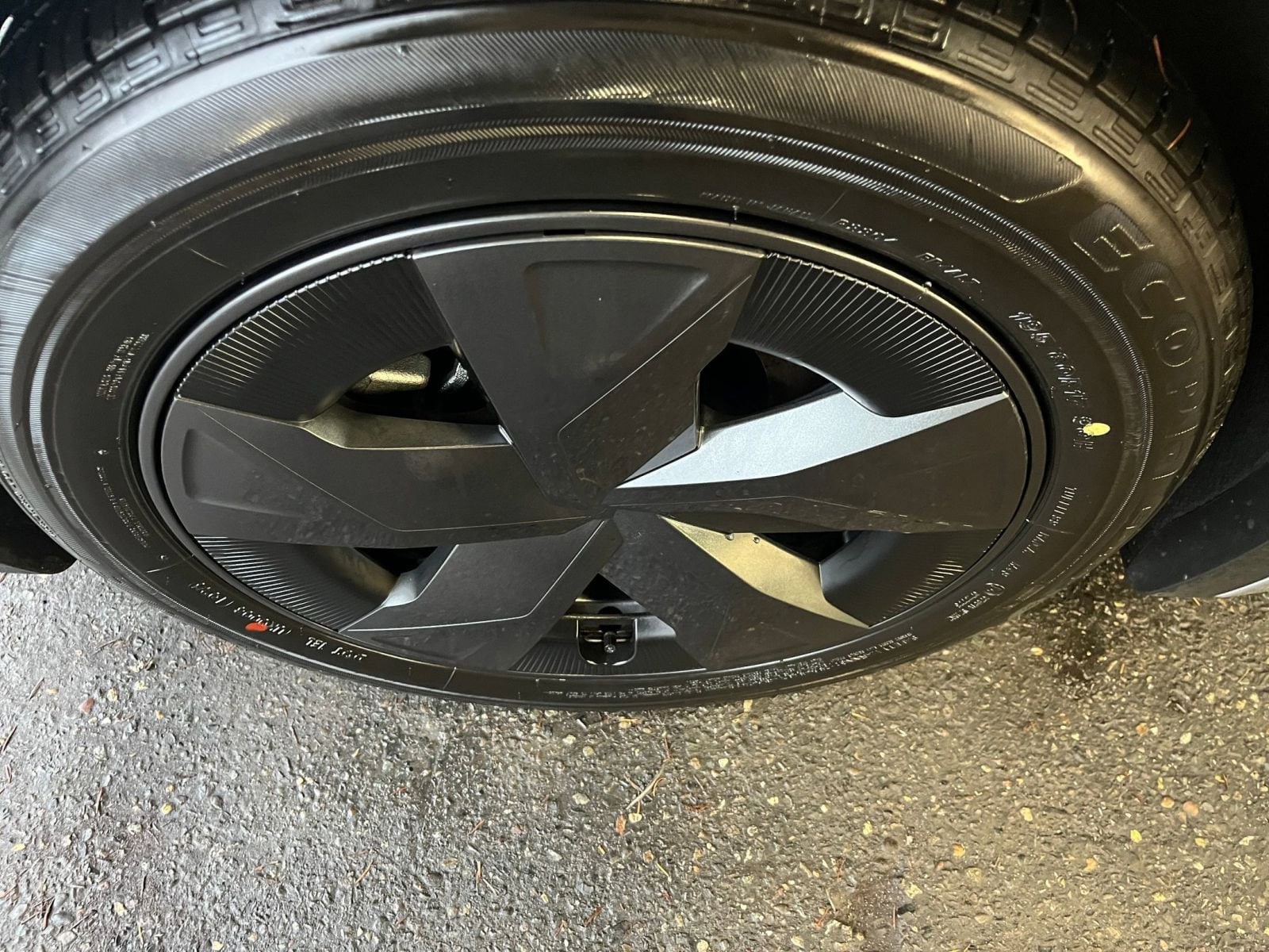 Thumbnail: 2025 Toyota Prius - 30