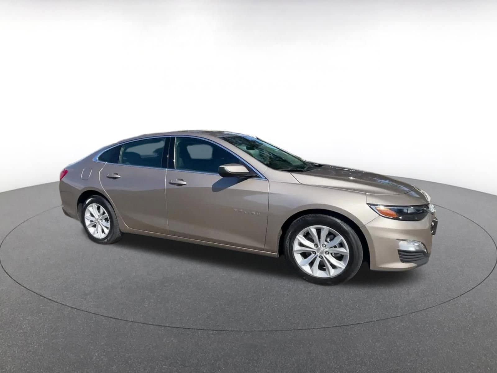 Thumbnail: 2024 Chevrolet Malibu - 2
