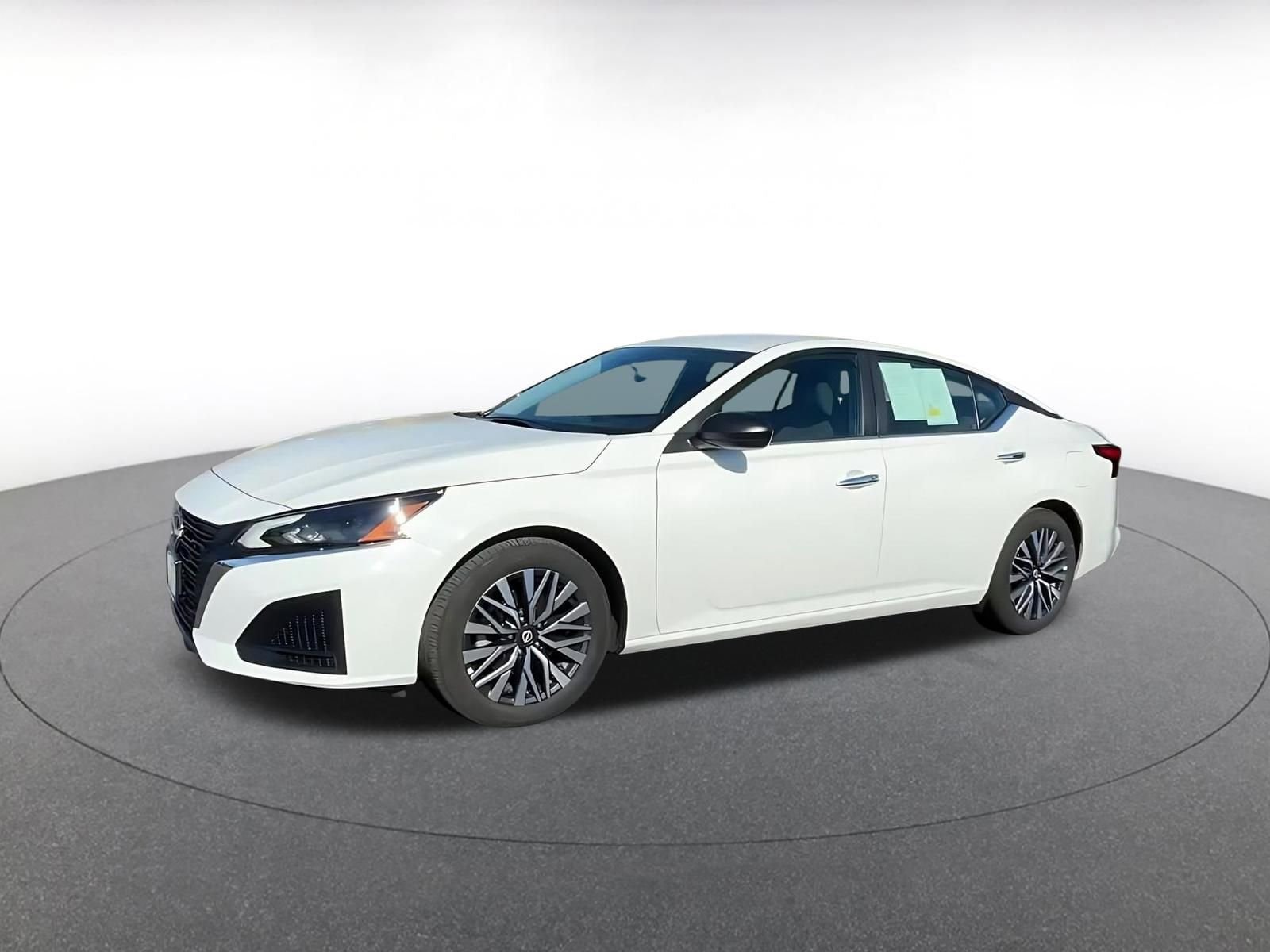Thumbnail: 2025 Nissan Altima - 8