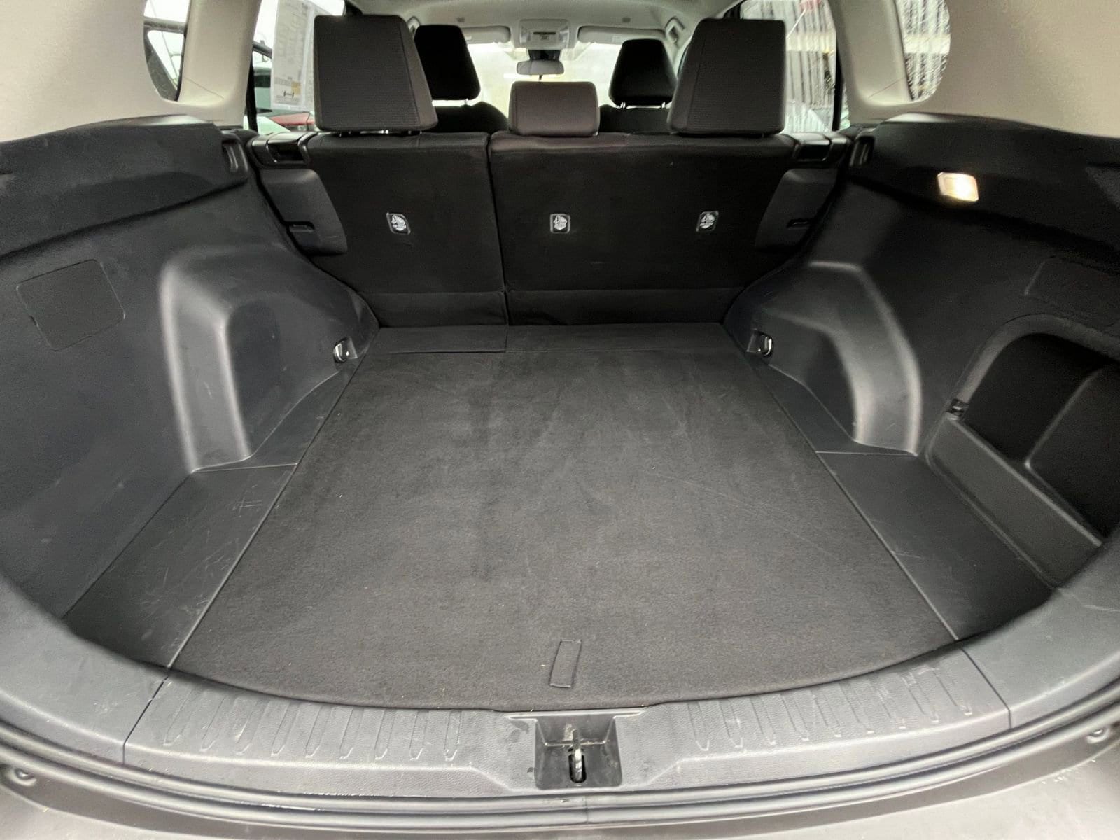 Thumbnail: 2025 Toyota RAV4 - 31