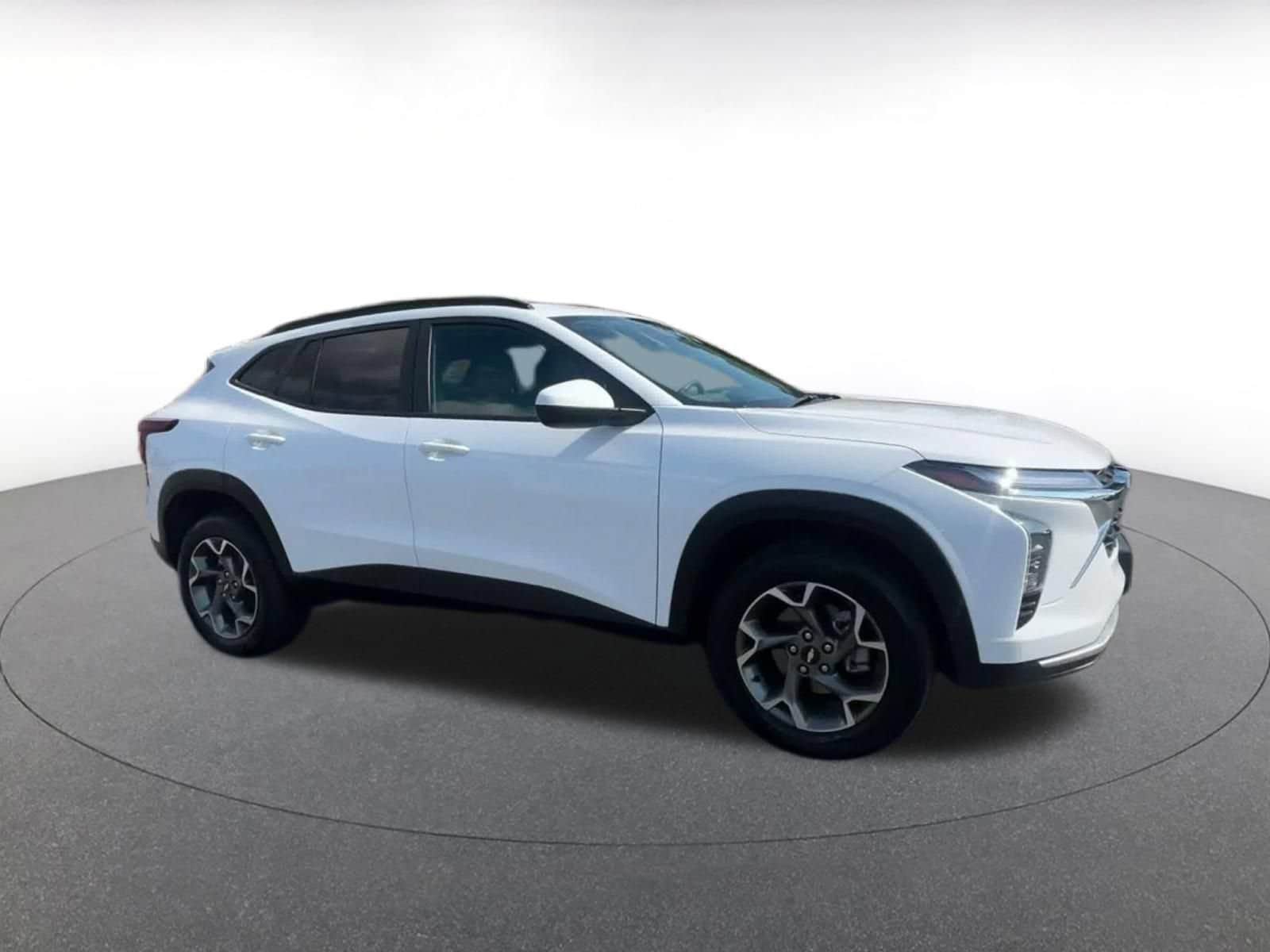 Thumbnail: 2025 Chevrolet Trax - 2