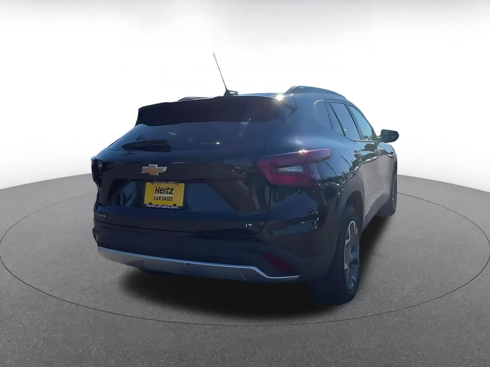 Thumbnail: 2025 Chevrolet Trax - 12