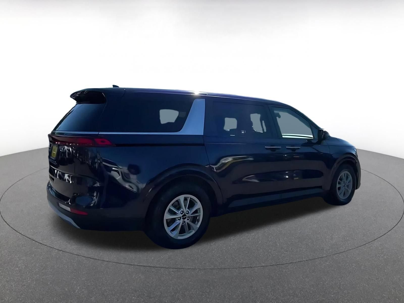 Thumbnail: 2023 Kia Carnival - 14