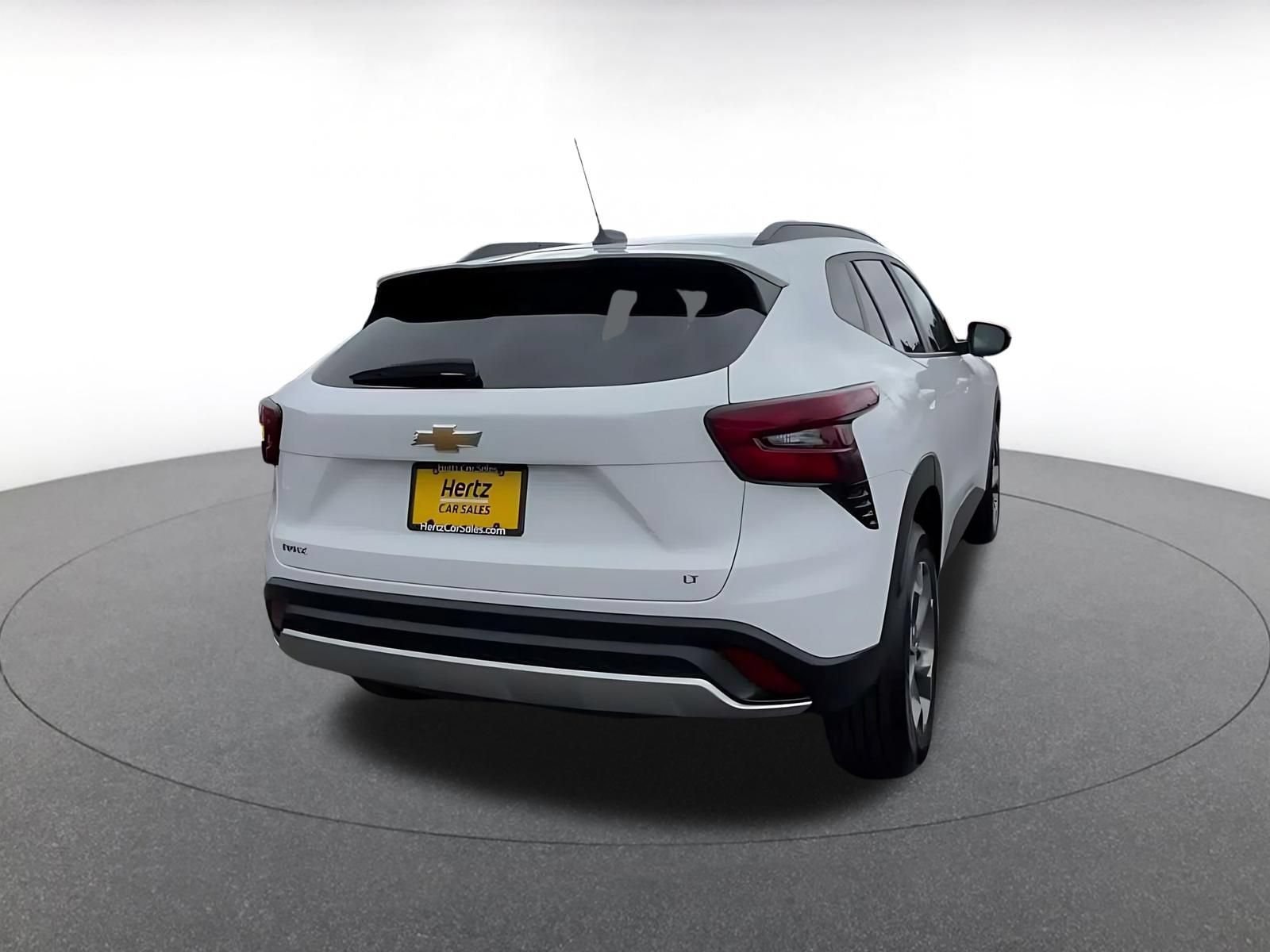 Thumbnail: 2025 Chevrolet Trax - 14