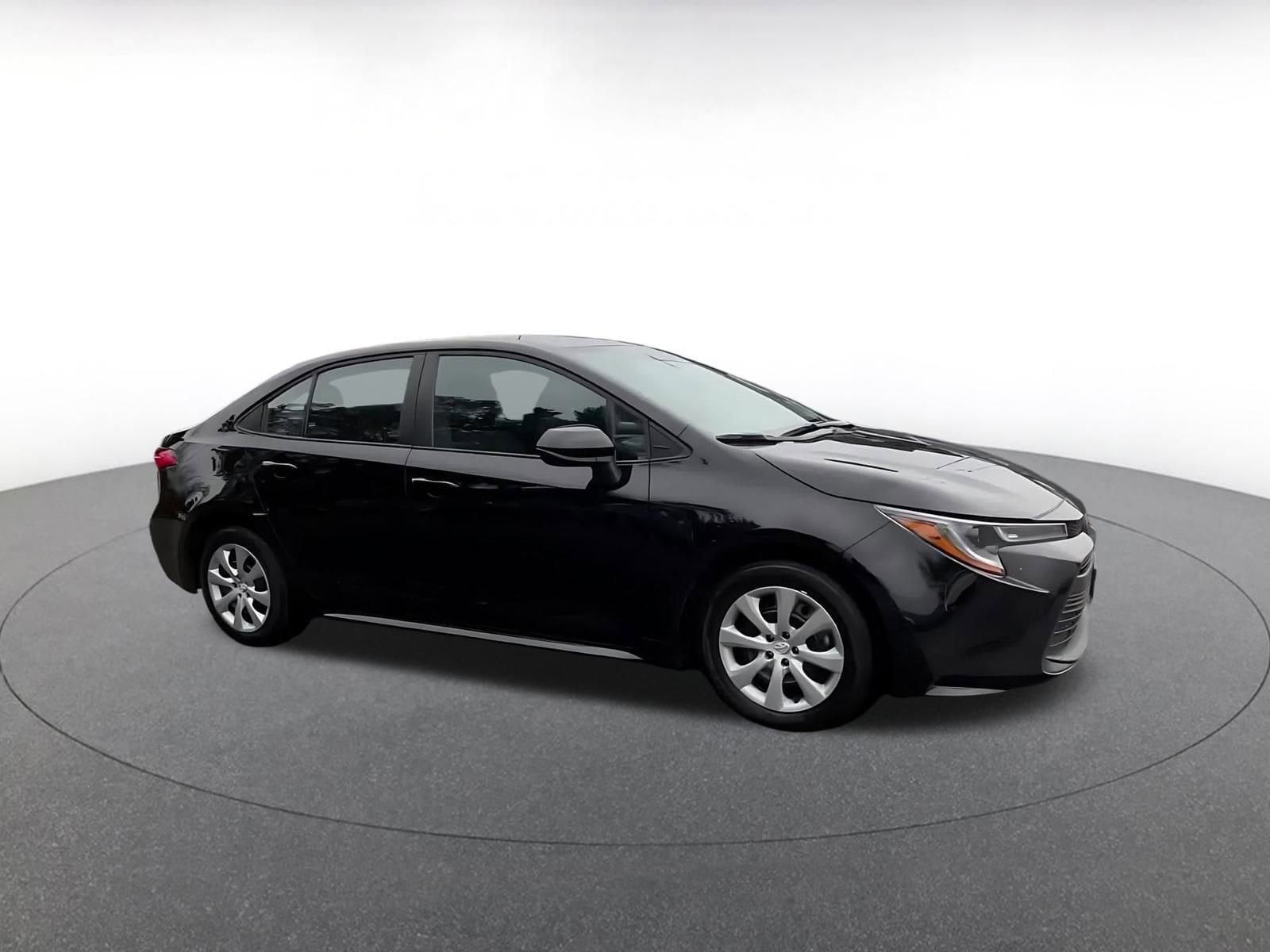 Thumbnail: 2025 Toyota Corolla - 2