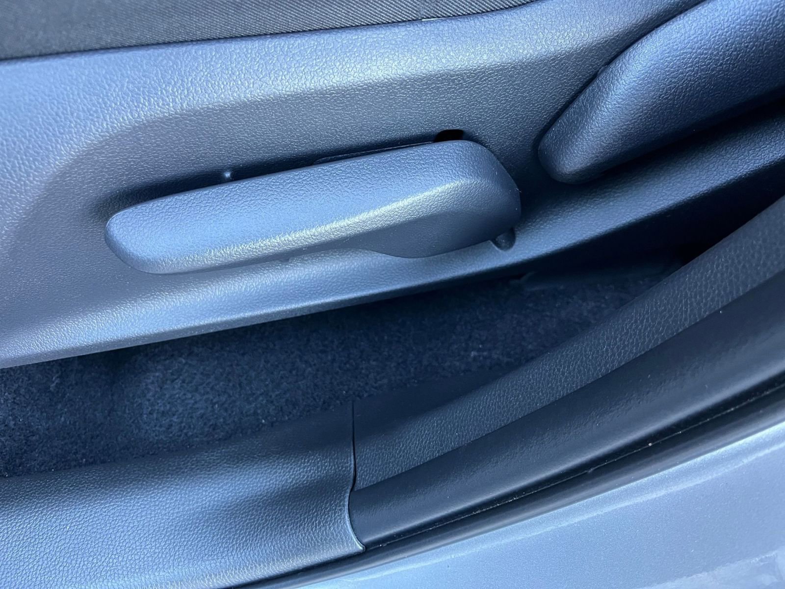 Thumbnail: 2025 Toyota RAV4 - 23