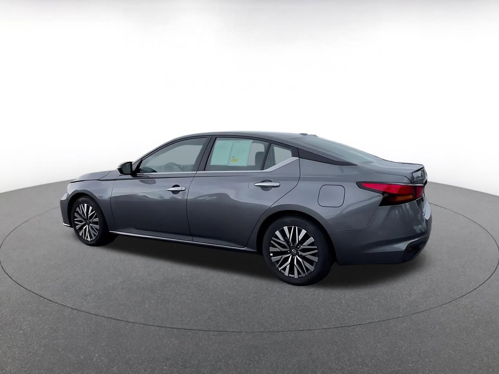 Thumbnail: 2025 Nissan Altima - 10