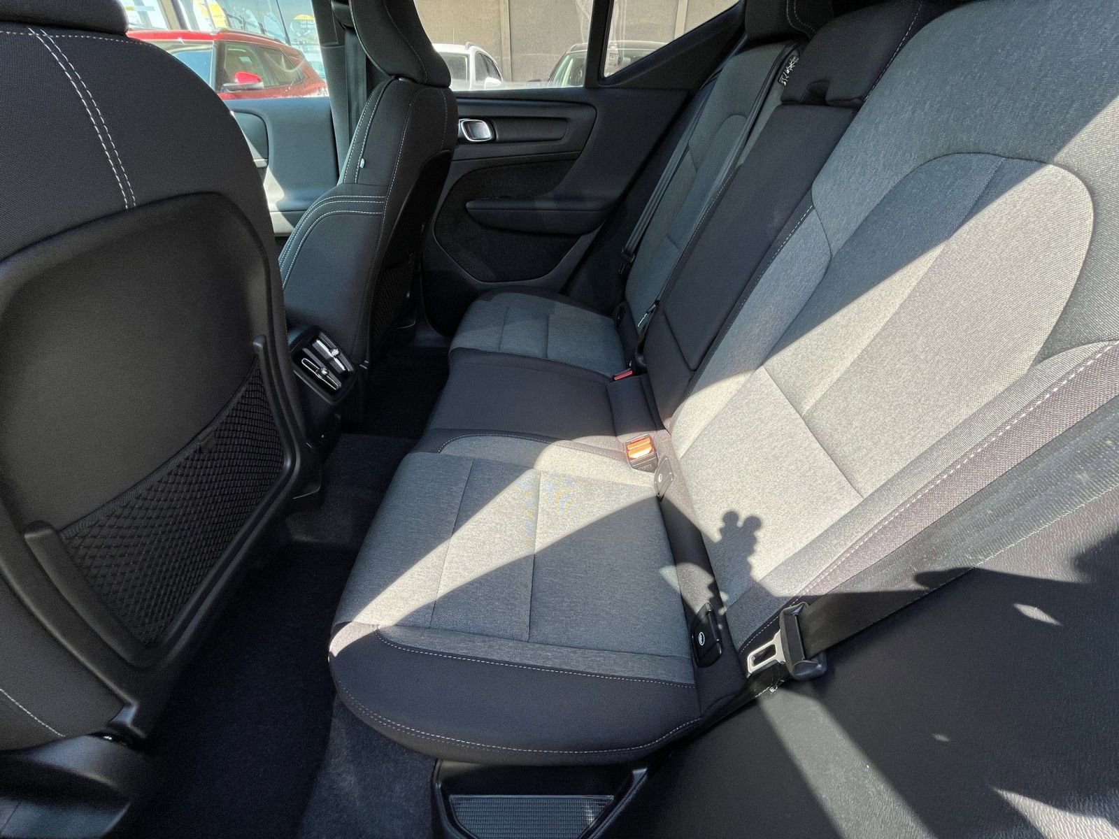 Thumbnail: 2024 Volvo XC40 - 25