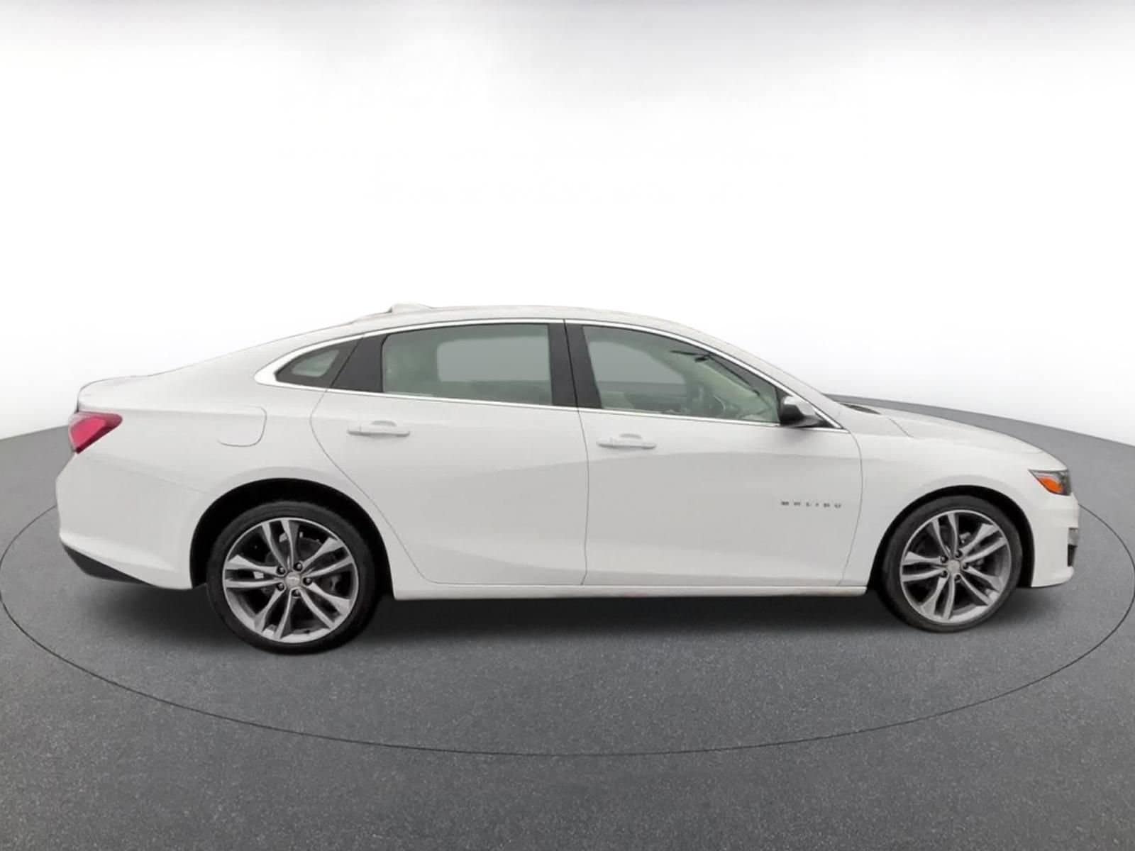 Thumbnail: 2024 Chevrolet Malibu - 16