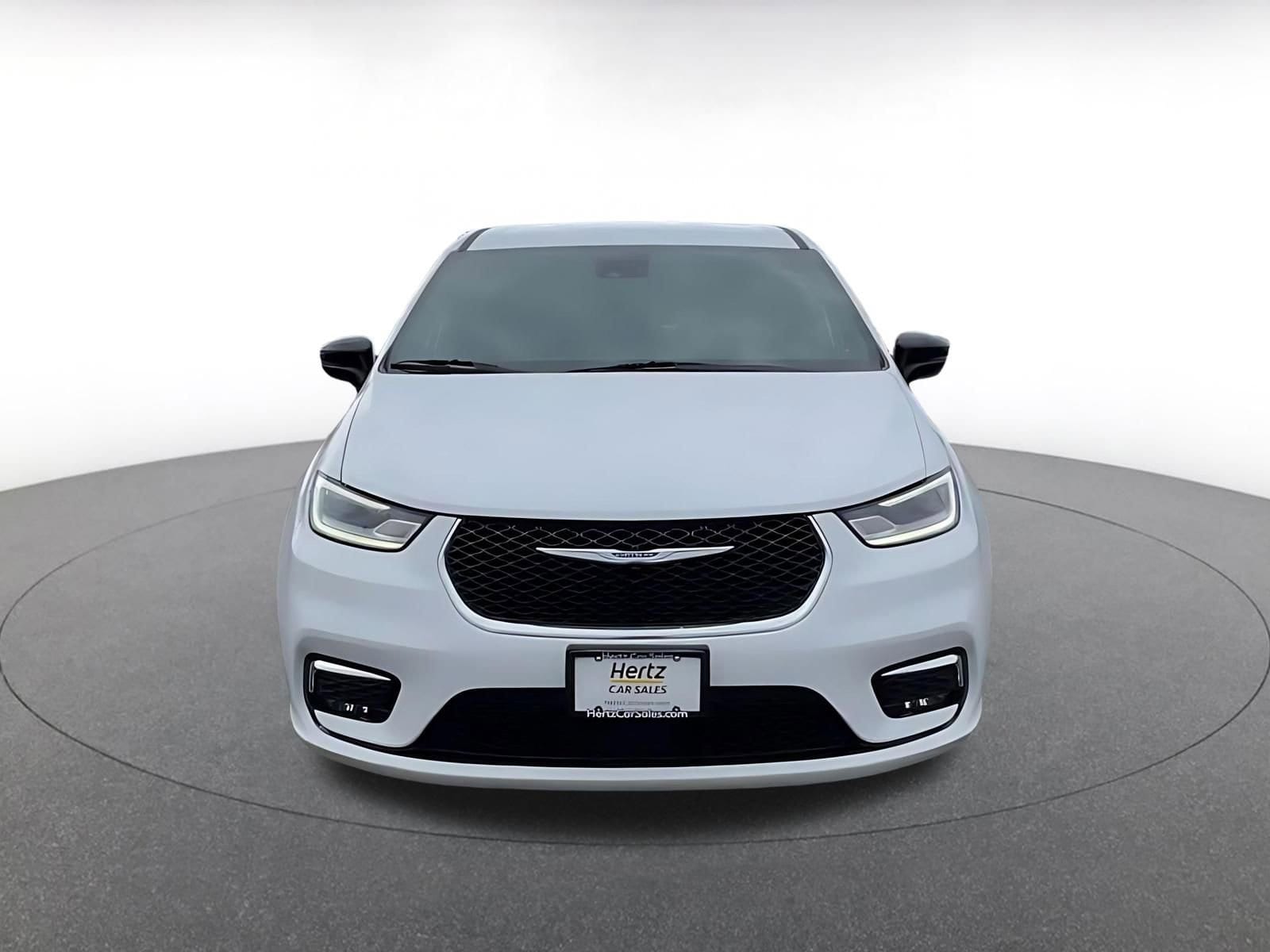 Thumbnail: 2025 Chrysler Pacifica - 4