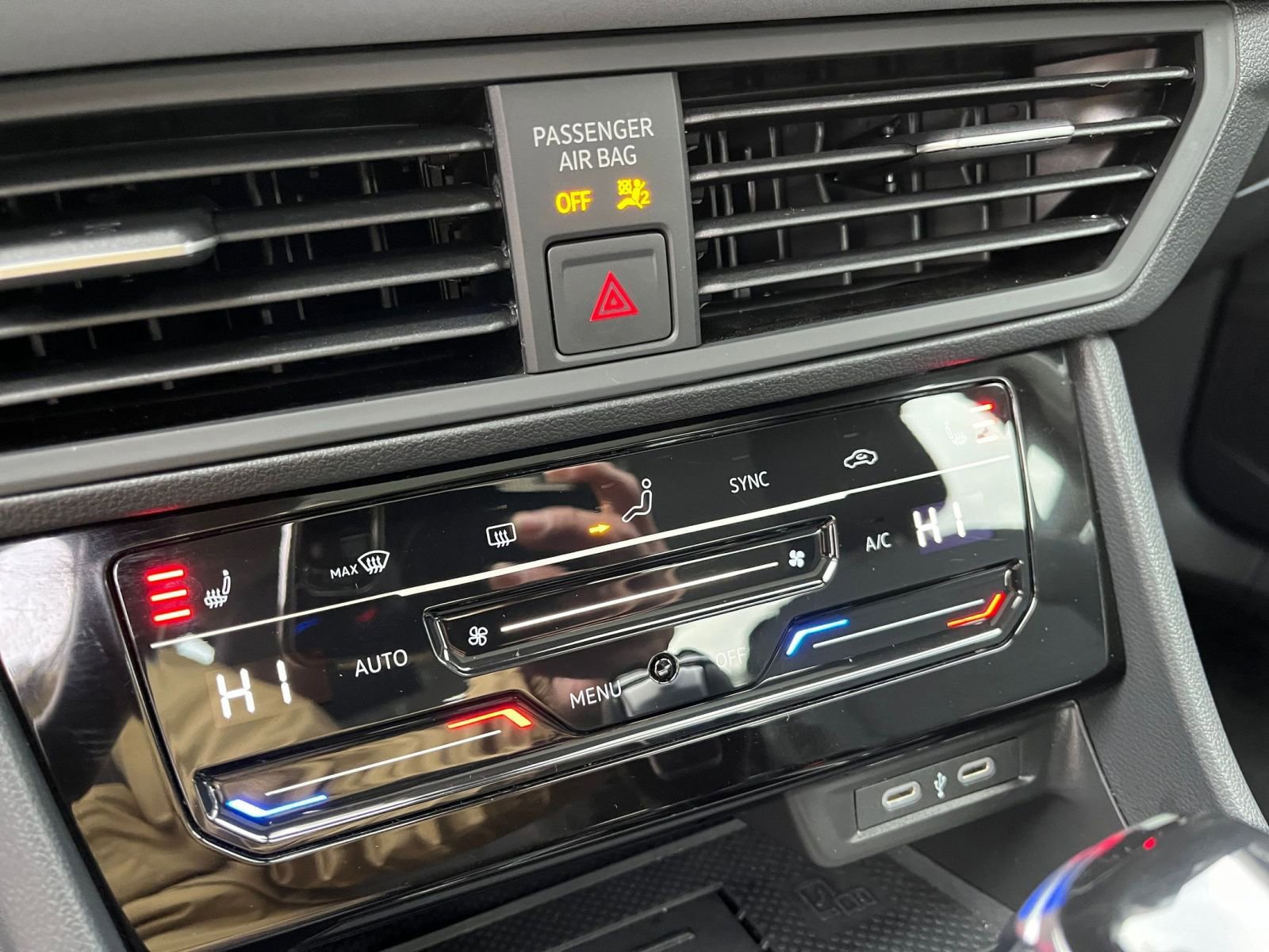 Thumbnail: 2025 Volkswagen Jetta - 24