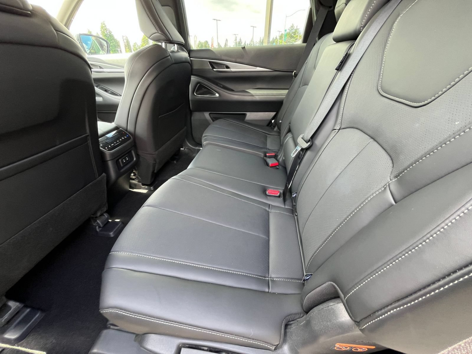 Thumbnail: 2026 INFINITI QX60 - 29