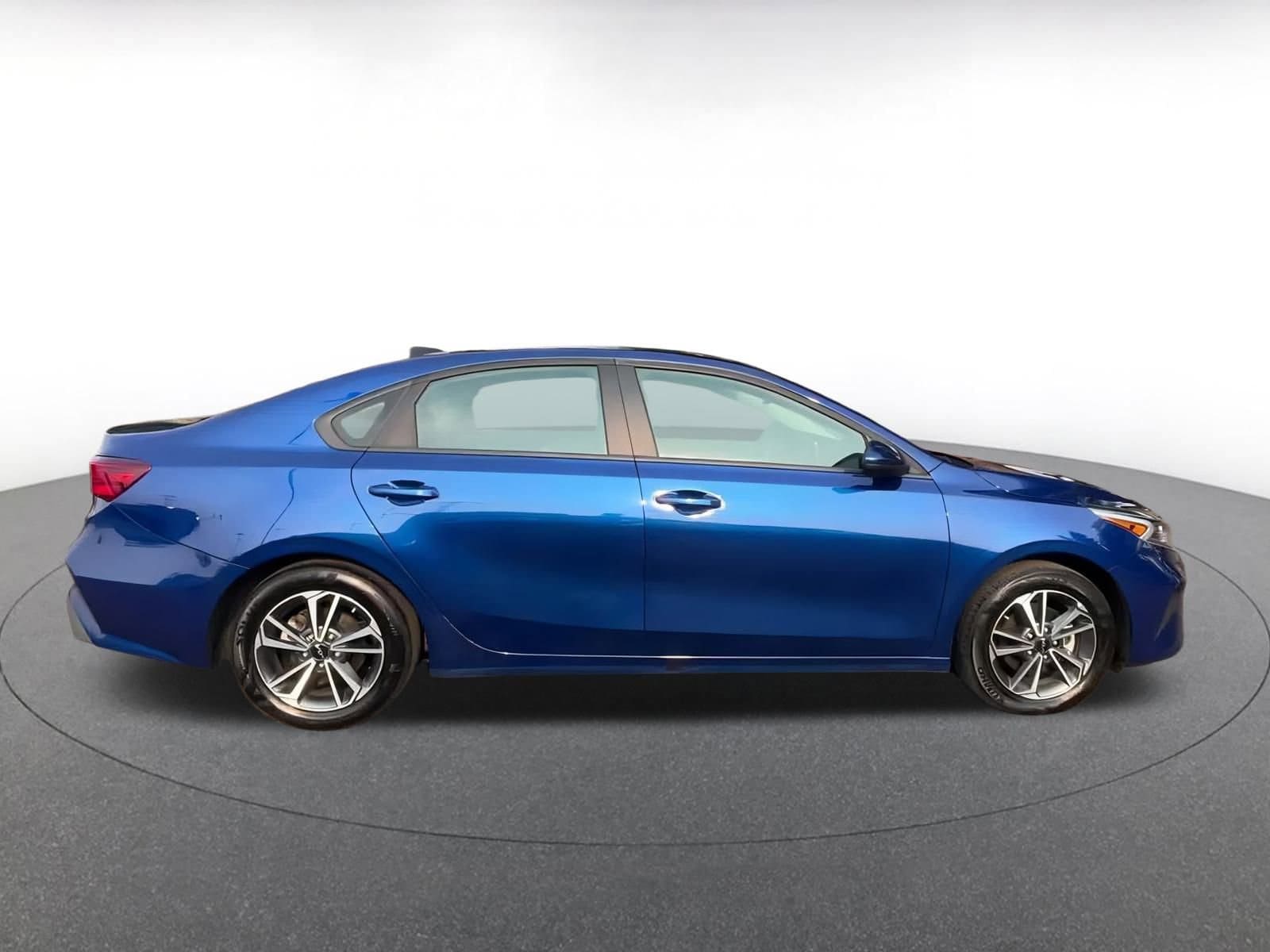 Thumbnail: 2024 Kia Forte - 16