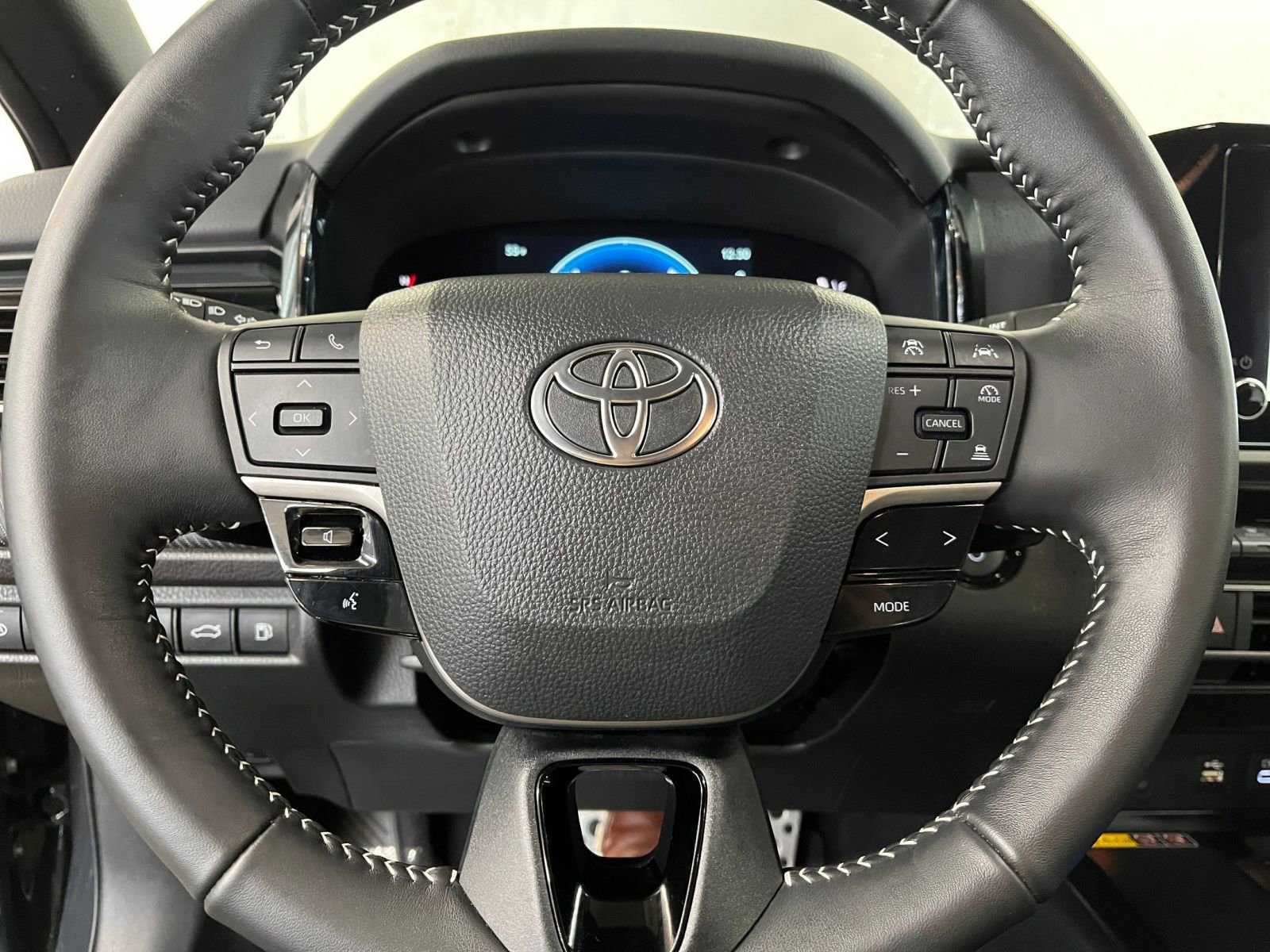 Thumbnail: 2025 Toyota Camry - 28